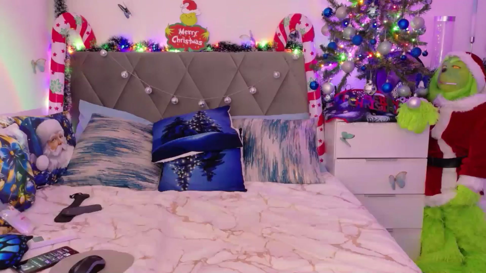 Gallery image thumbnail from Honeeypot's myfreecams stream on, 12/25/2025, 22:56 image 12 of 20