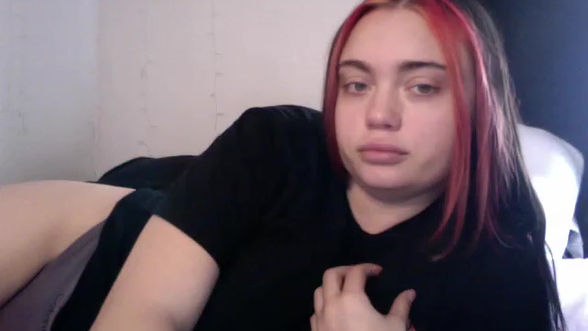 Gallery image thumbnail from HoneyAdams's myfreecams stream on, 11/17/2022, 19:24 image 17 of 20