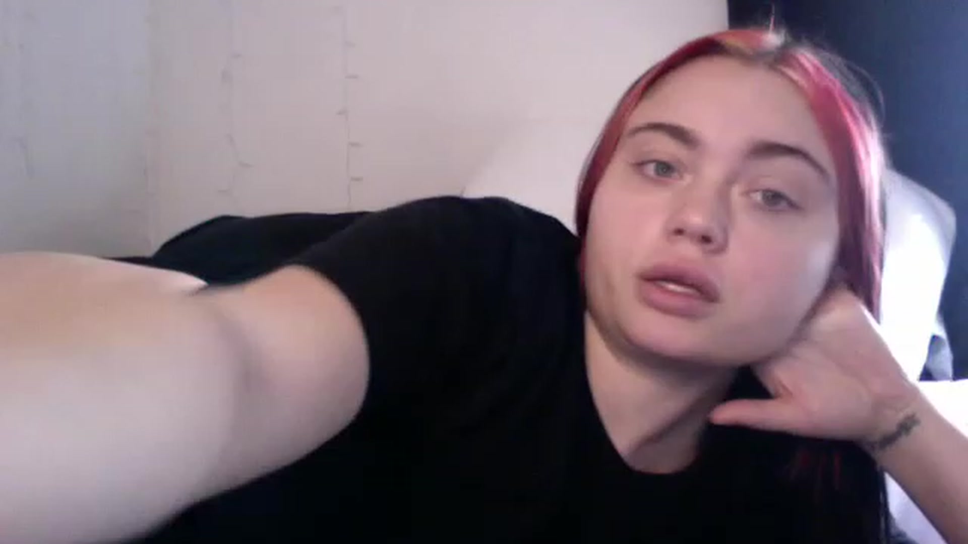Gallery image thumbnail from HoneyAdams's myfreecams stream on, 11/17/2022, 19:24 image 19 of 20