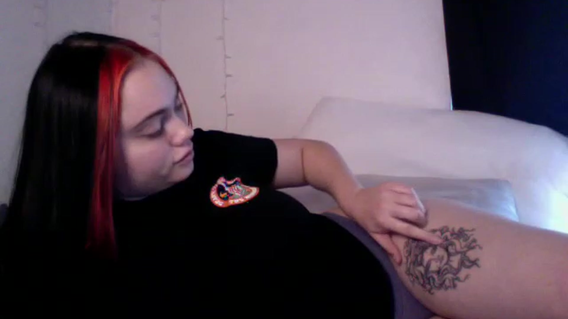 Gallery image thumbnail from HoneyAdams's myfreecams stream on, 11/17/2022, 21:26 image 16 of 20