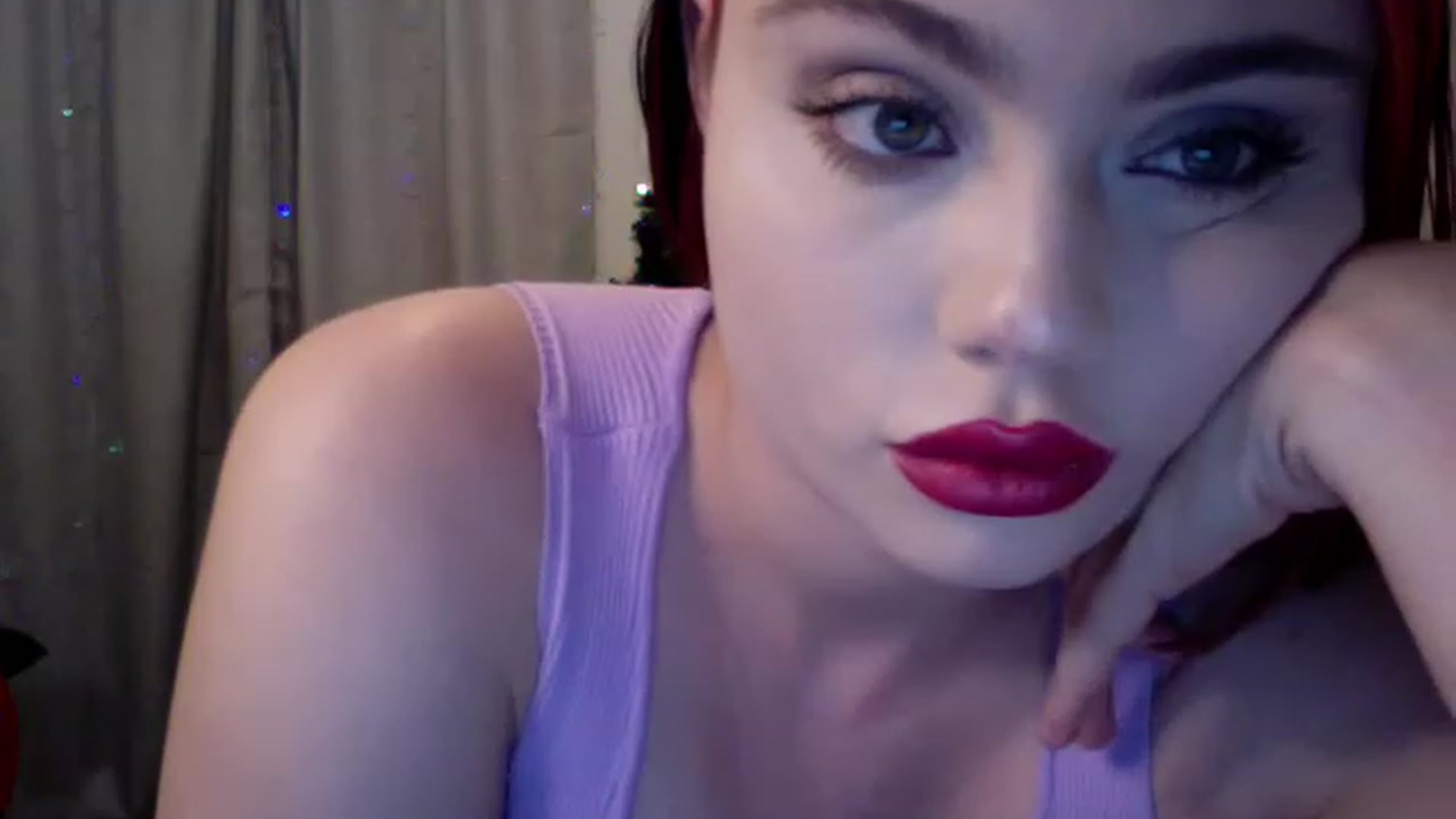 Gallery image thumbnail from HoneyAdams's myfreecams stream on, 11/21/2022, 21:25 image 18 of 20