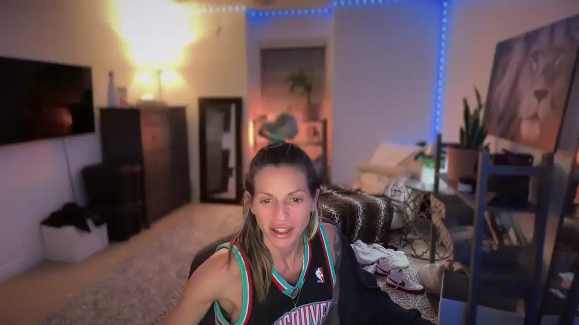 Gallery image thumbnail from HoneyHaus's myfreecams stream on, 09/14/2025, 08:46 image 19 of 20