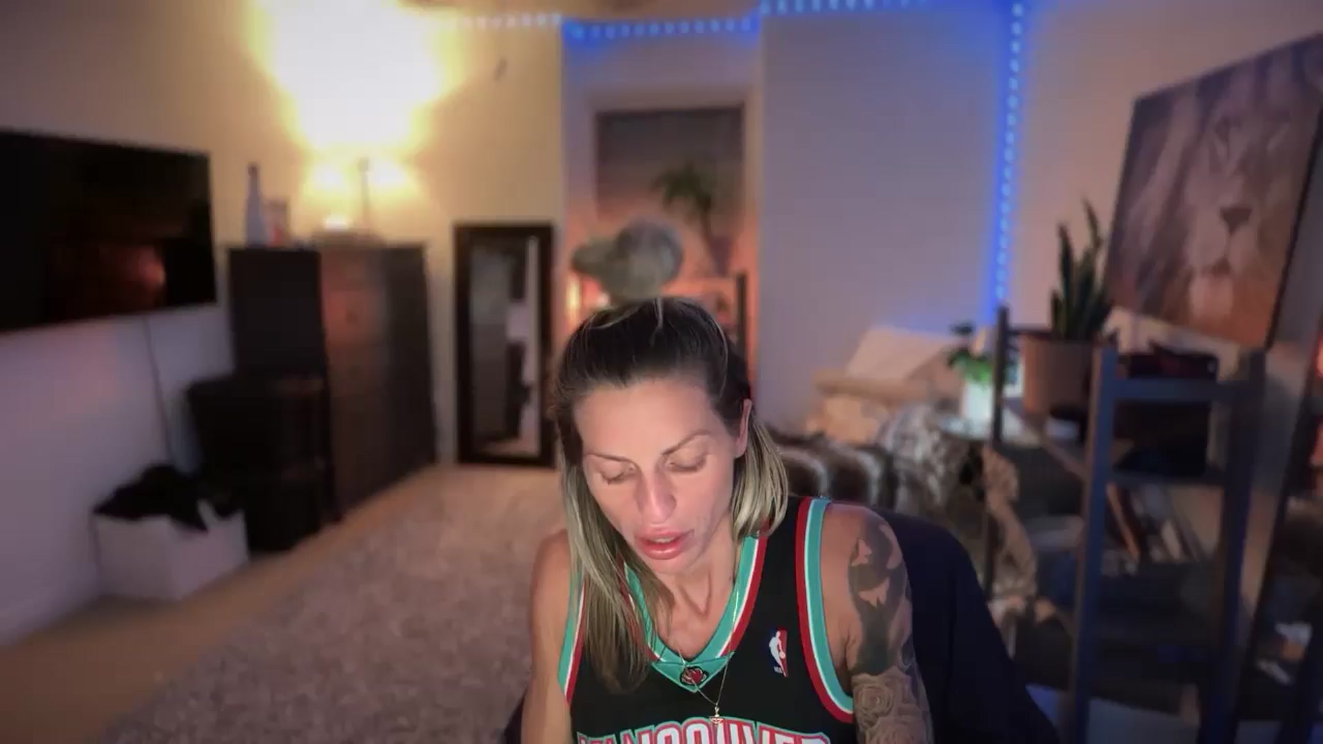 Gallery image thumbnail from HoneyHaus's myfreecams stream on, 09/14/2025, 08:46 image 15 of 20