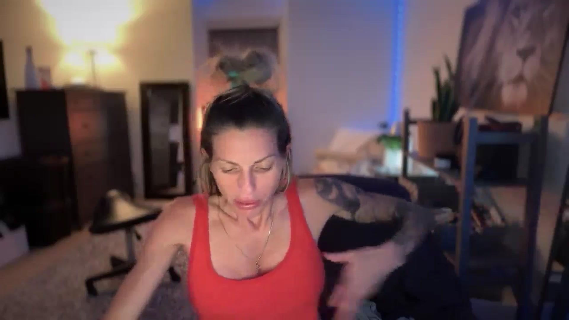 Gallery image thumbnail from HoneyHaus's myfreecams stream on, 09/14/2025, 09:38 image 14 of 20