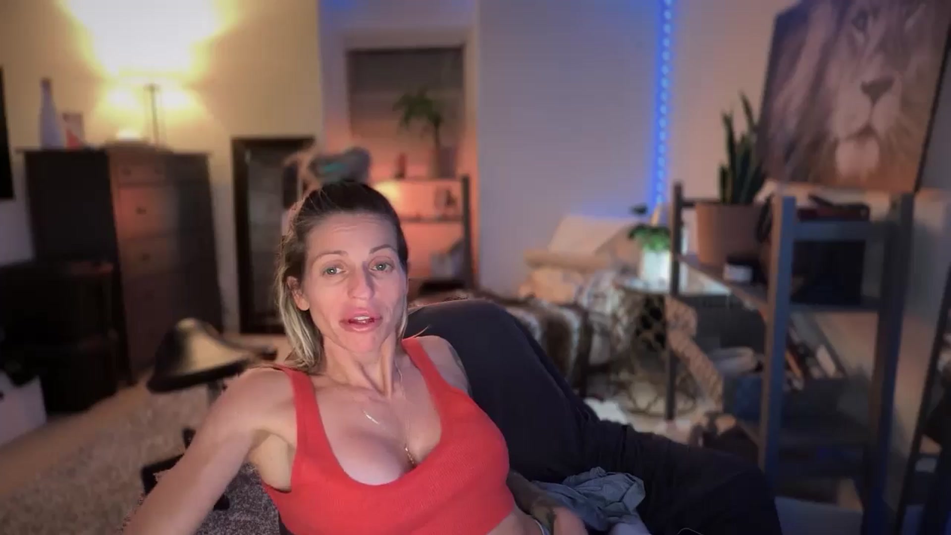 Gallery image thumbnail from HoneyHaus's myfreecams stream on, 09/14/2025, 09:38 image 17 of 20