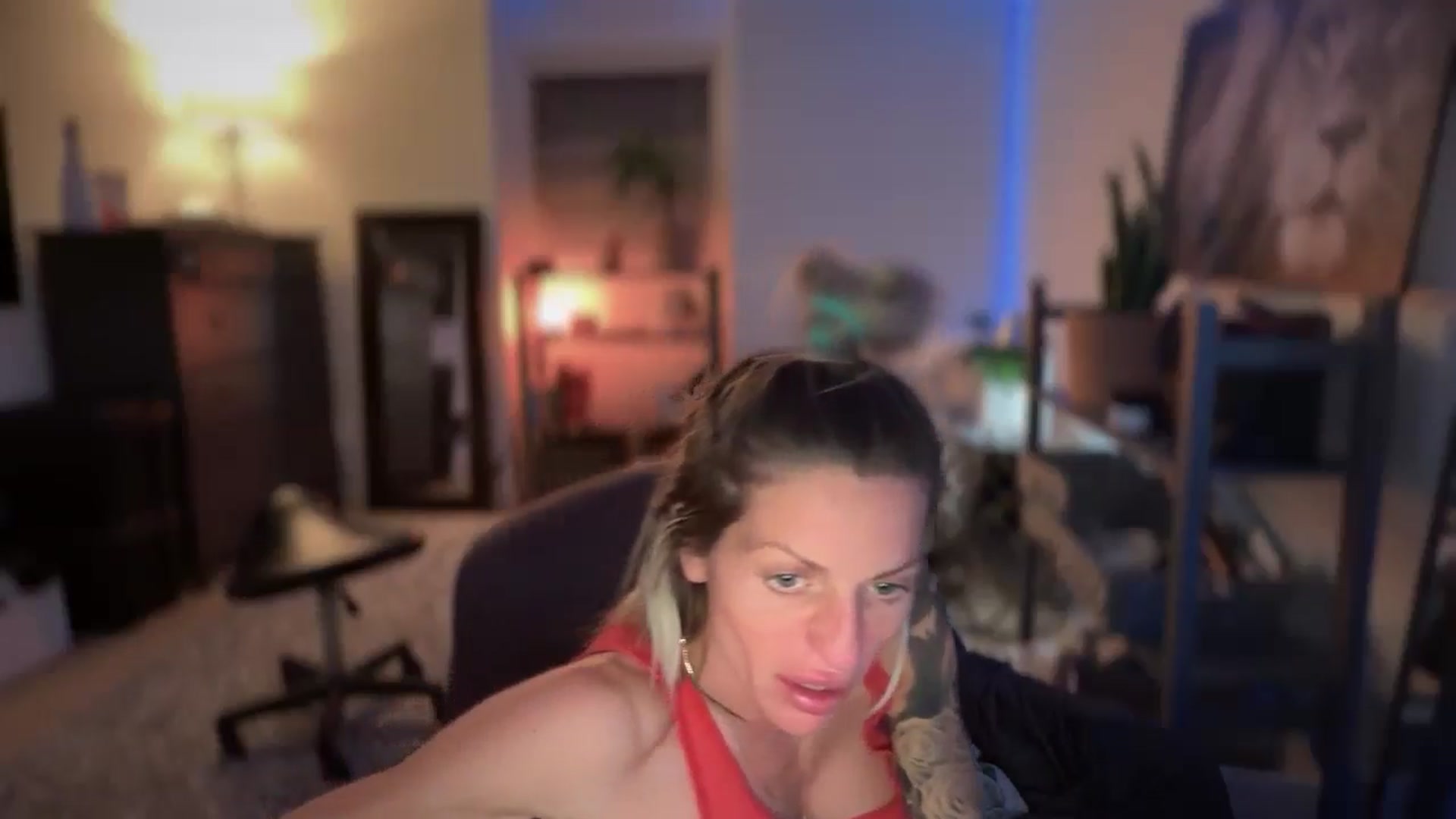 Gallery image thumbnail from HoneyHaus's myfreecams stream on, 09/14/2025, 09:52 image 6 of 20