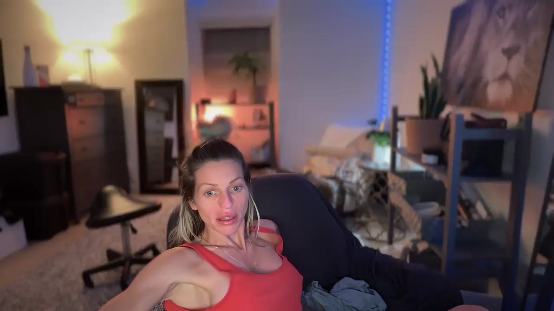 Gallery image thumbnail from HoneyHaus's myfreecams stream on, 09/14/2025, 09:52 image 2 of 20