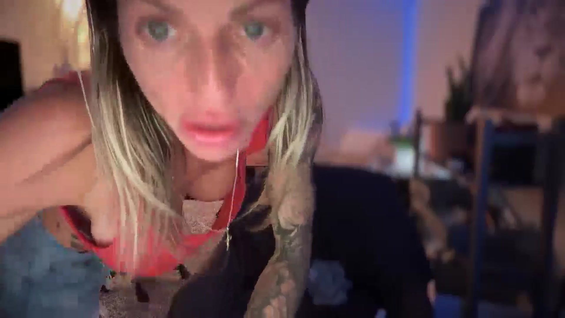 Gallery image thumbnail from HoneyHaus's myfreecams stream on, 09/14/2025, 12:03 image 5 of 20