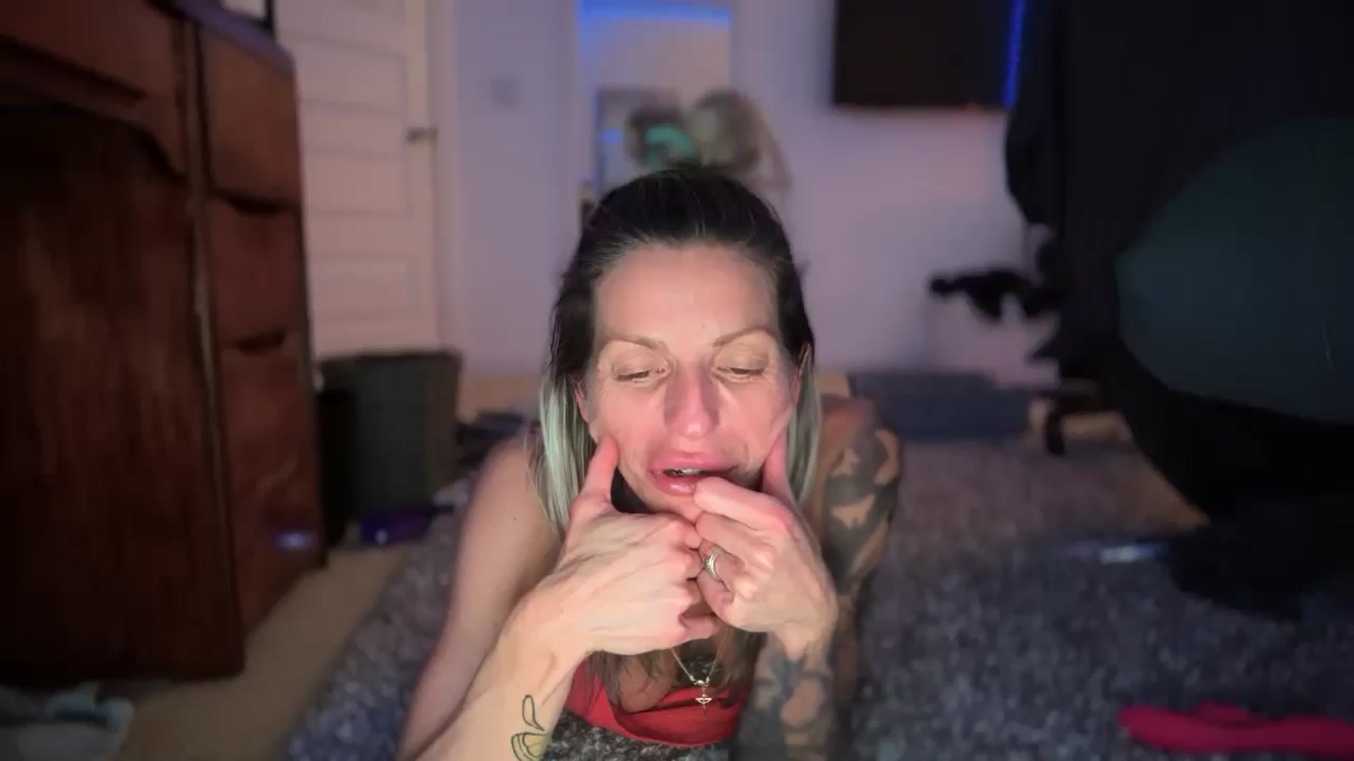 Gallery image thumbnail from HoneyHaus's myfreecams stream on, 09/14/2025, 12:03 image 18 of 20