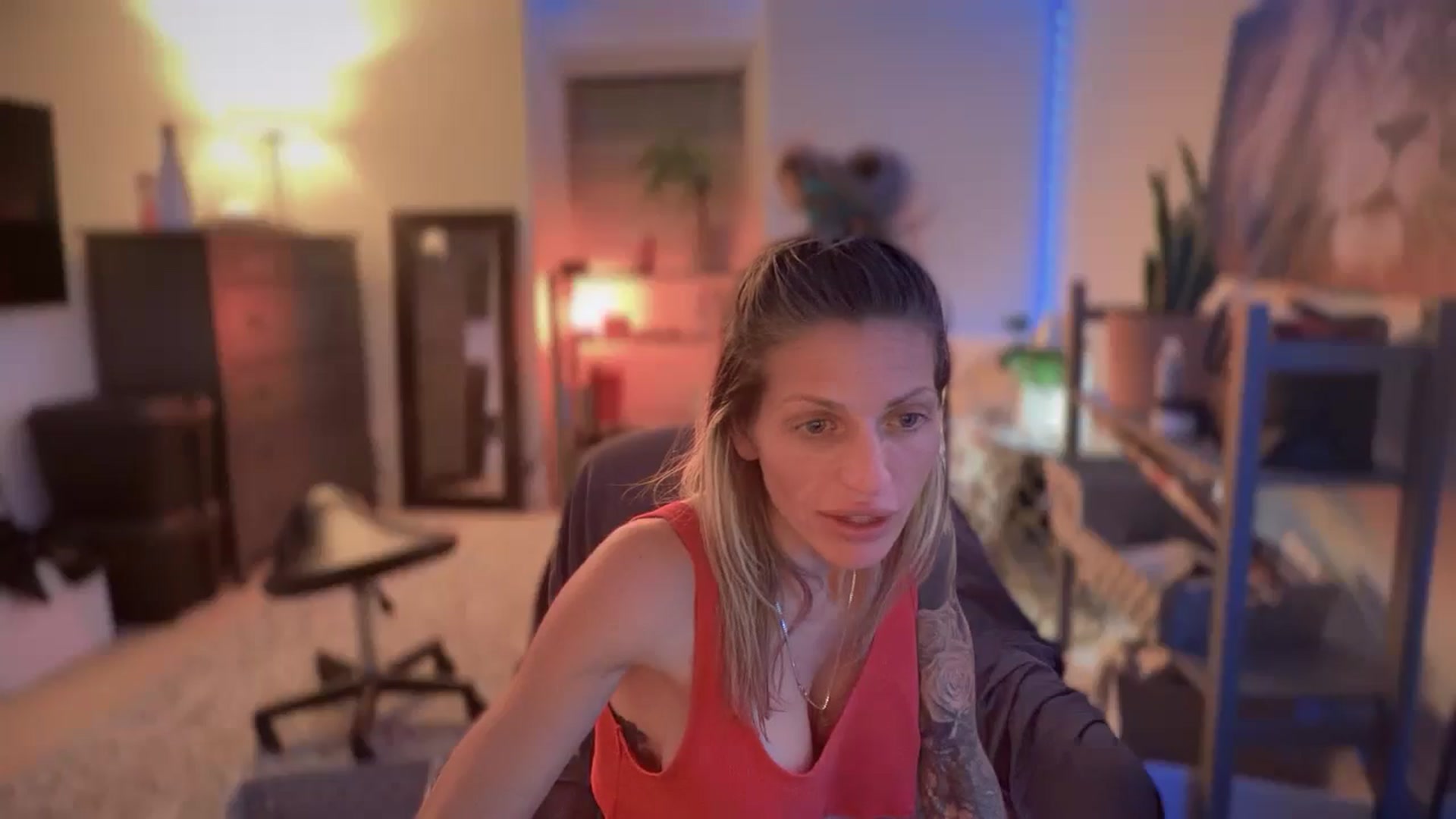 Gallery image thumbnail from HoneyHaus's myfreecams stream on, 09/14/2025, 12:03 image 10 of 20