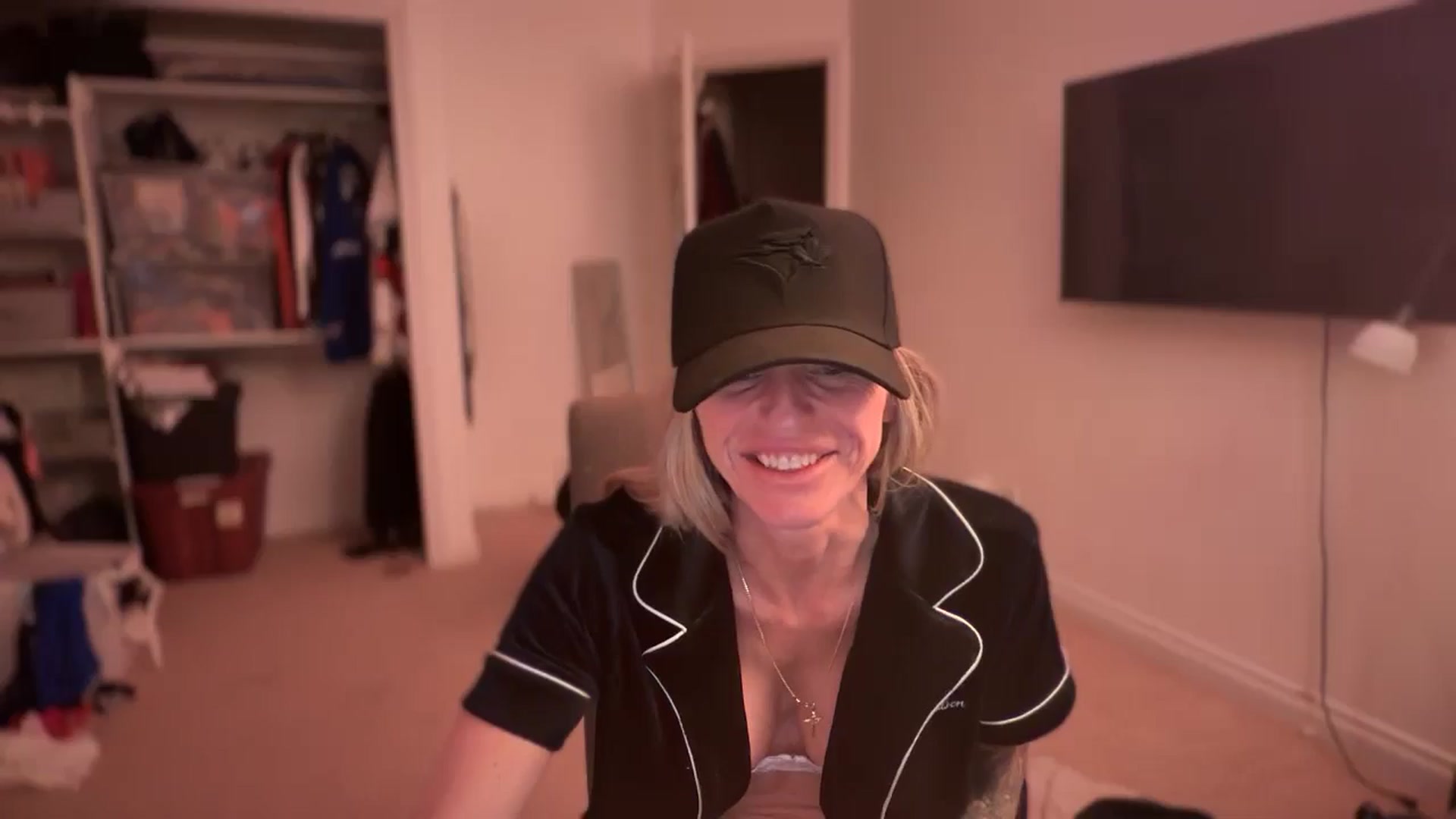 Gallery image thumbnail from HoneyHaus's myfreecams stream on, 12/05/2025, 13:21 image 17 of 20