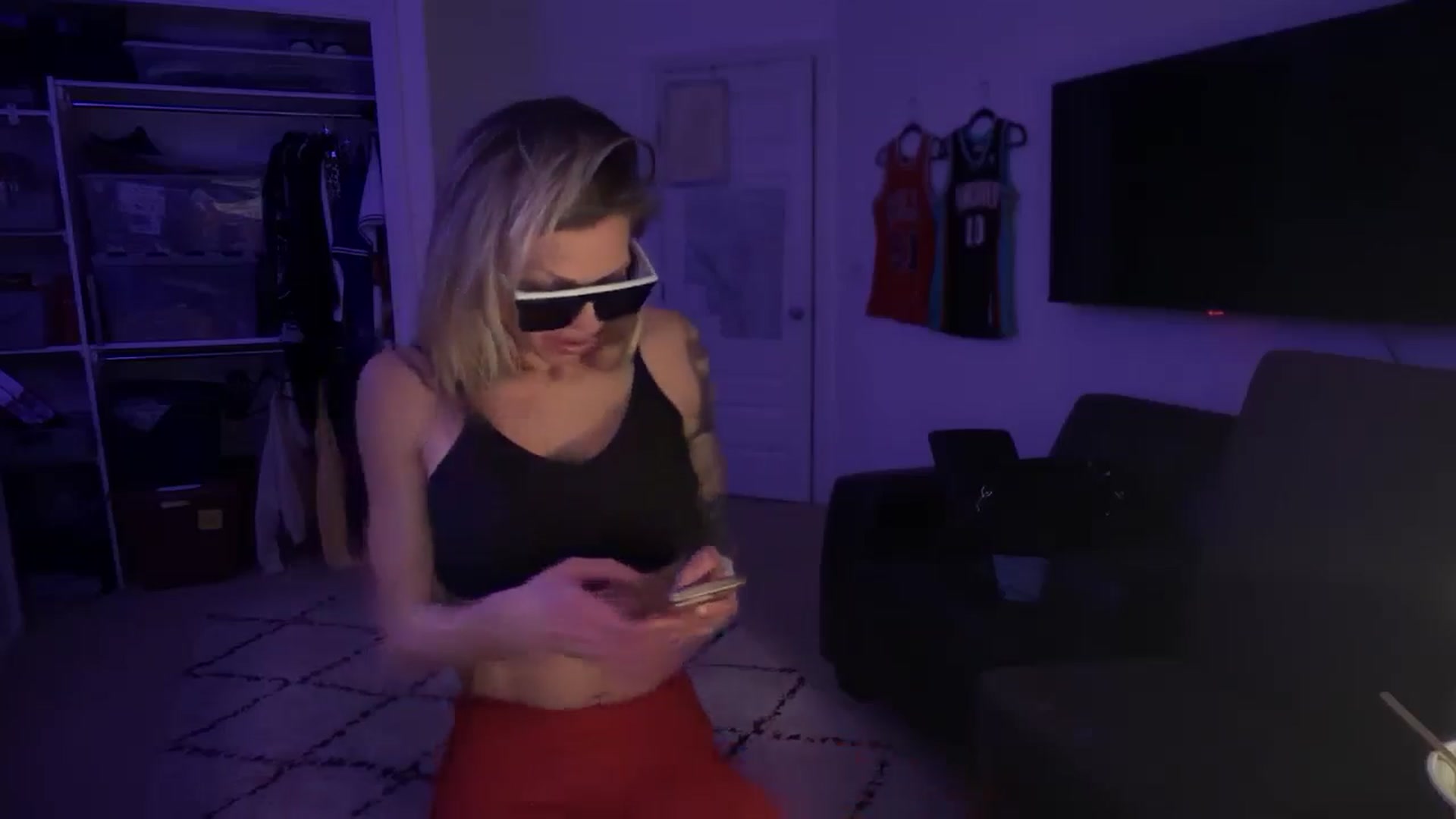 Gallery image thumbnail from HoneyHaus's myfreecams stream on, 12/09/2025, 12:01 image 19 of 20