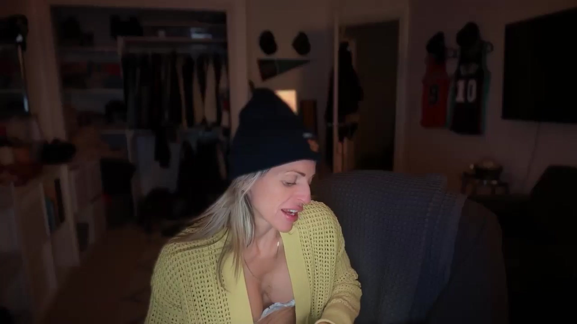 Gallery image thumbnail from HoneyHaus's myfreecams stream on, 12/13/2025, 14:54 image 20 of 20