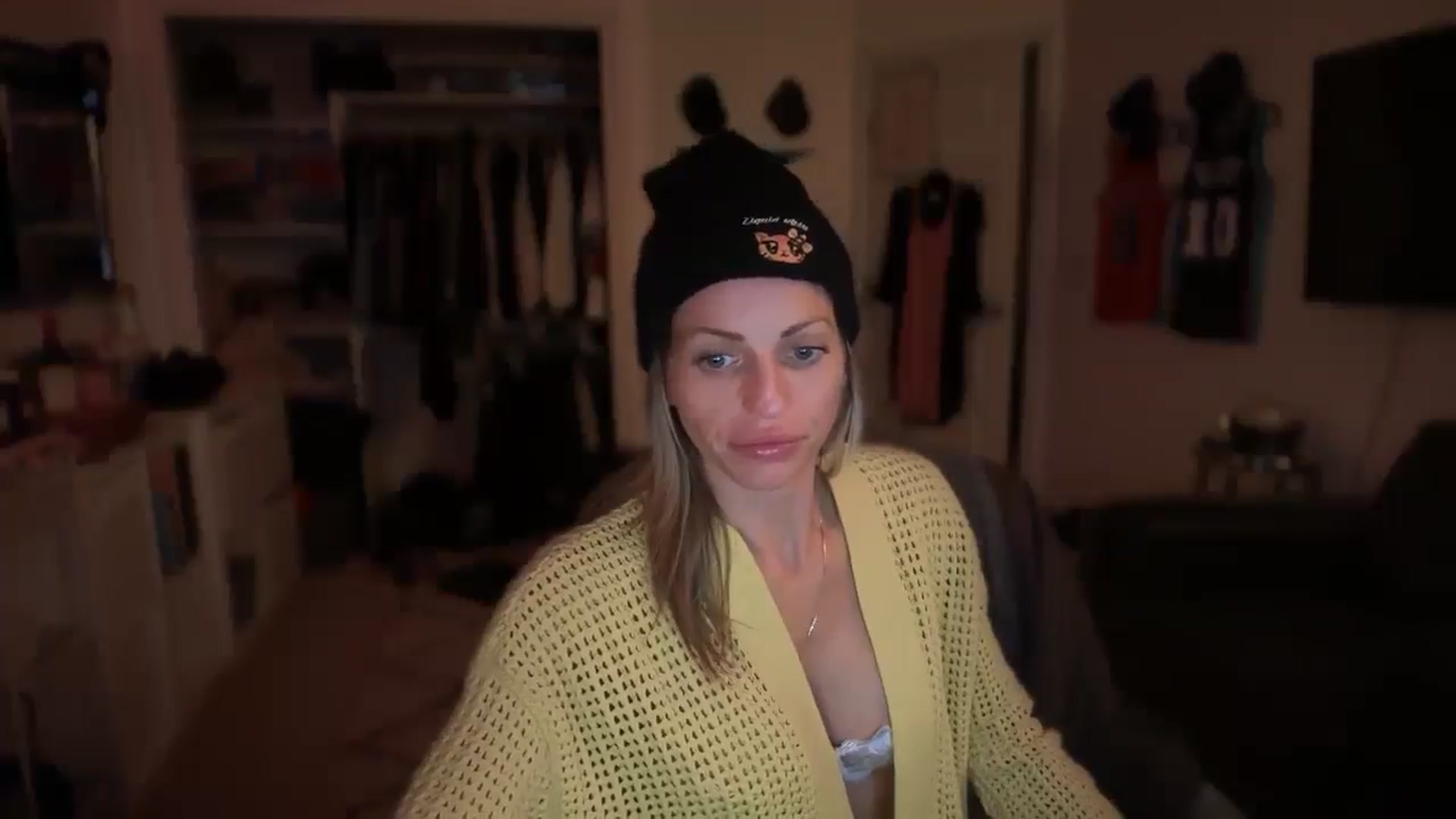 Gallery image thumbnail from HoneyHaus's myfreecams stream on, 12/13/2025, 14:54 image 3 of 20