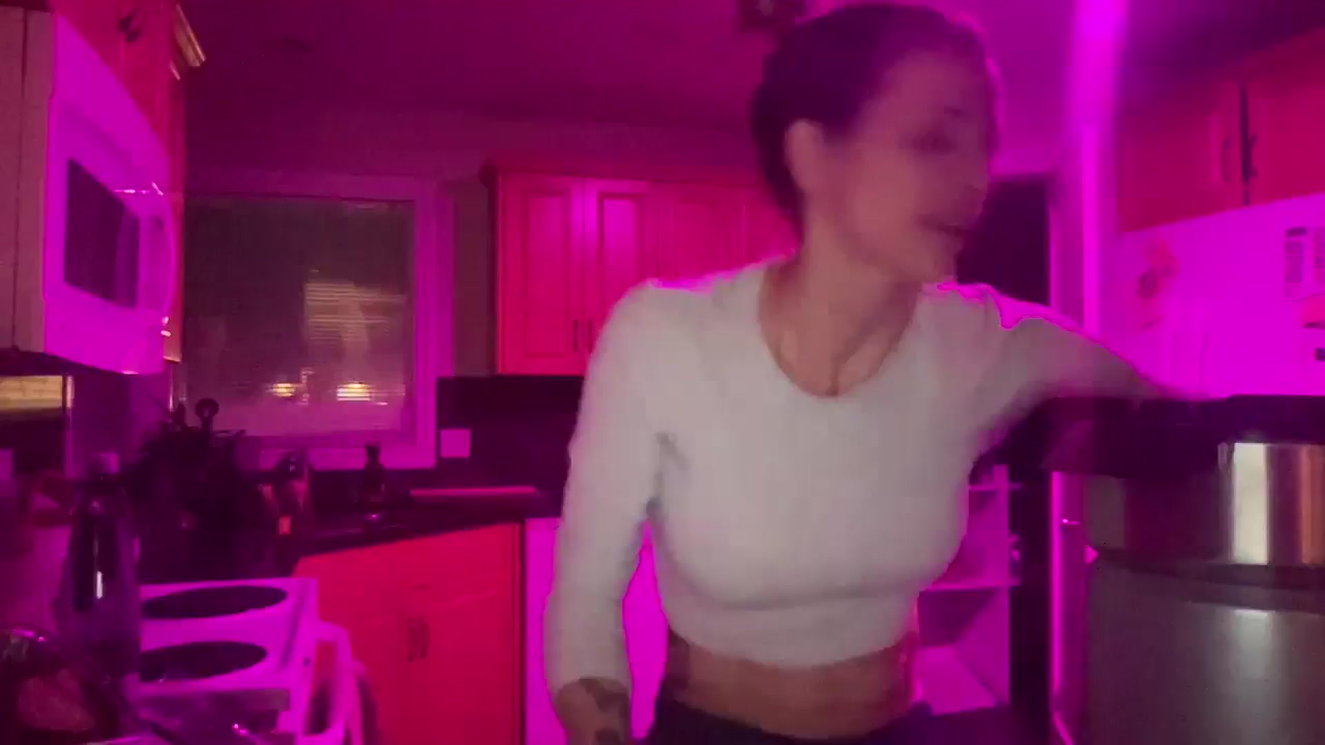 Gallery image thumbnail from HoneyHaus's myfreecams stream on, 12/21/2025, 15:13 image 12 of 20