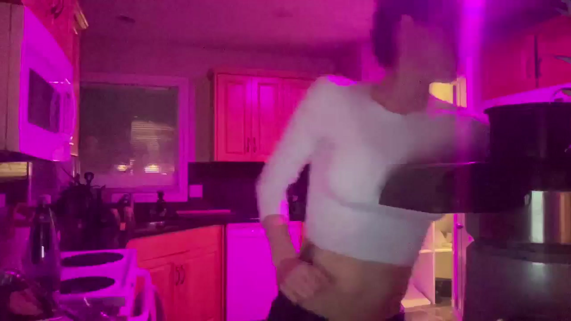 Gallery image thumbnail from HoneyHaus's myfreecams stream on, 12/21/2025, 15:13 image 13 of 20