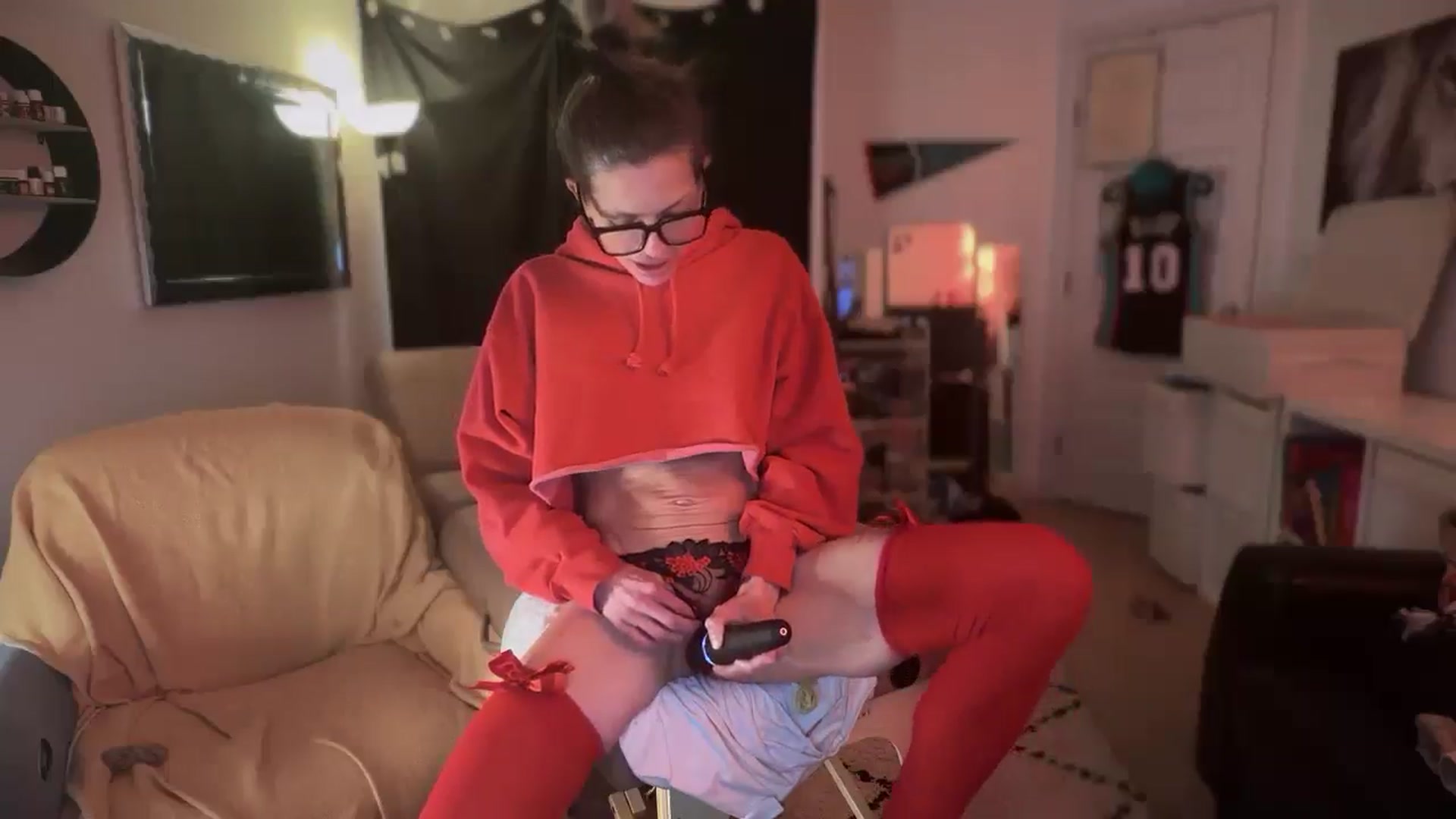 Gallery image thumbnail from HoneyHaus's myfreecams stream on, 12/23/2025, 15:29 image 10 of 20