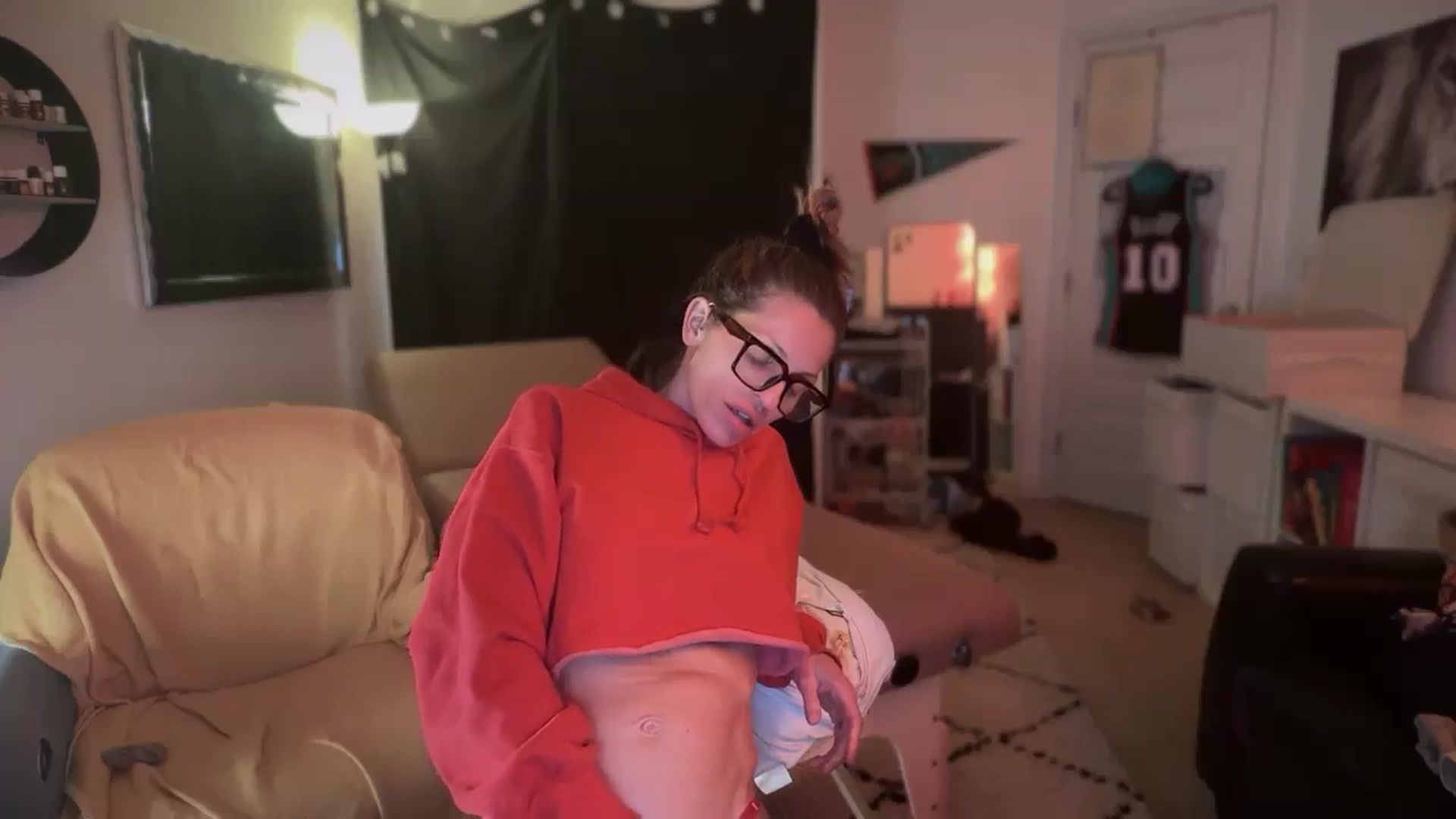 Gallery image thumbnail from HoneyHaus's myfreecams stream on, 12/23/2025, 15:29 image 2 of 20