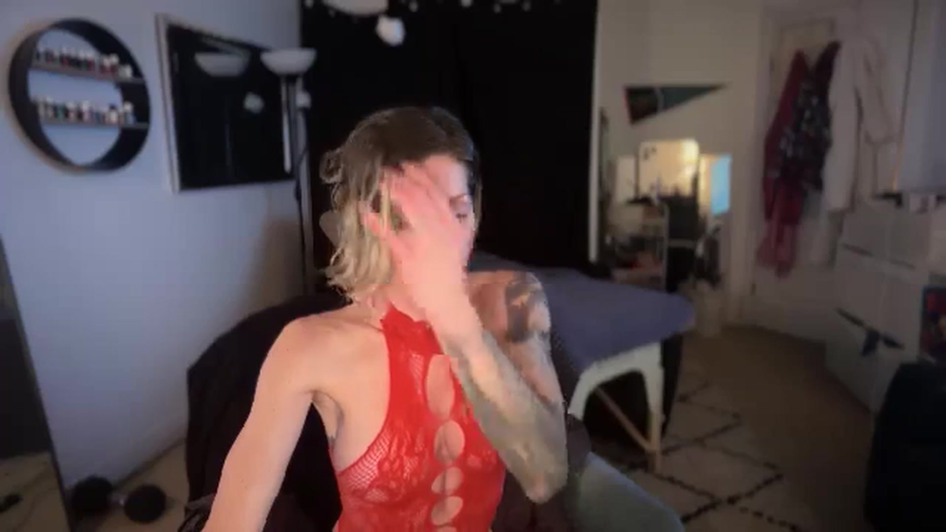 Gallery image thumbnail from HoneyHaus's myfreecams stream on, 12/24/2025, 06:50 image 19 of 20