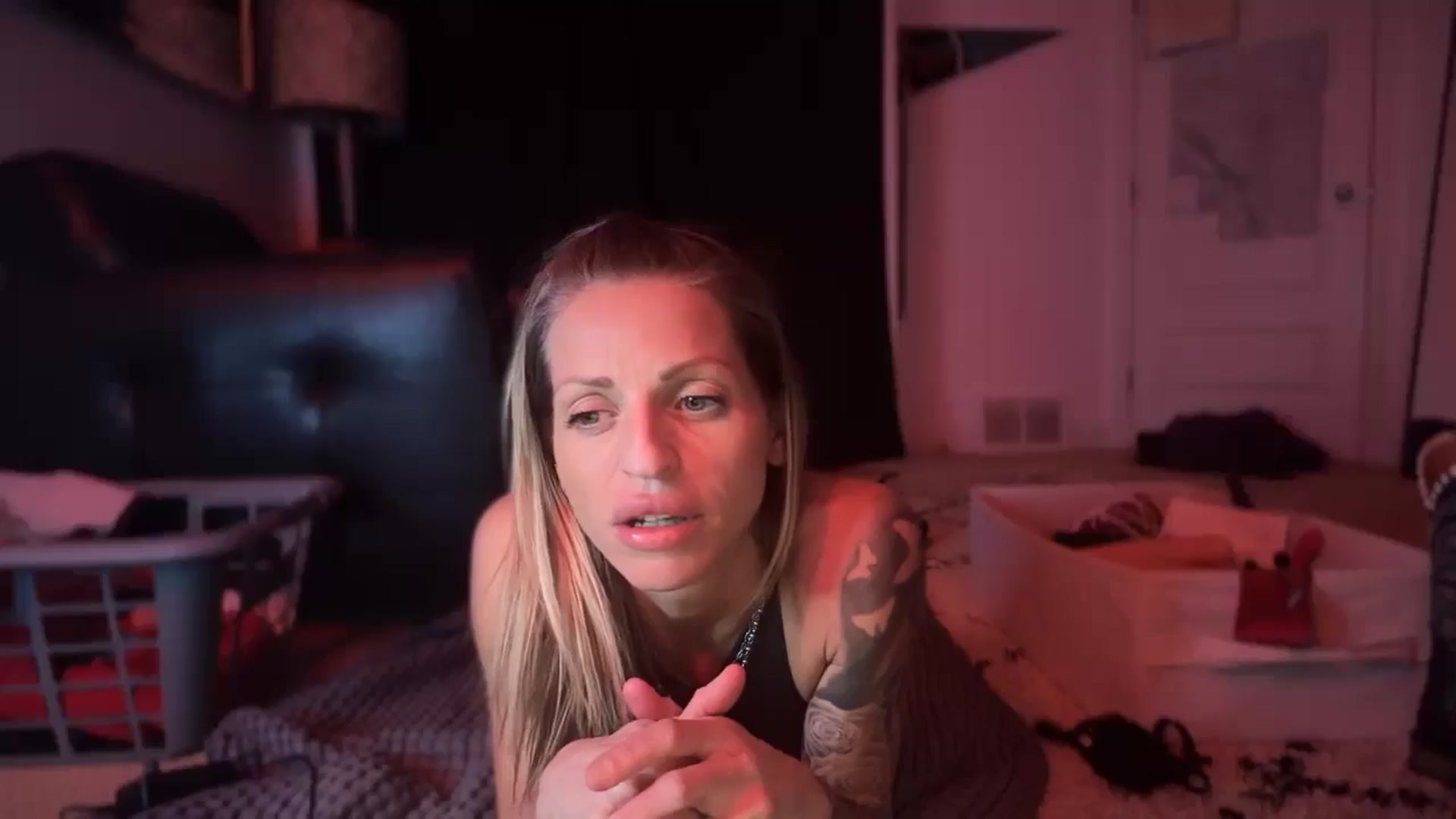 Gallery image thumbnail from HoneyHaus's myfreecams stream on, 12/28/2025, 11:26 image 16 of 20