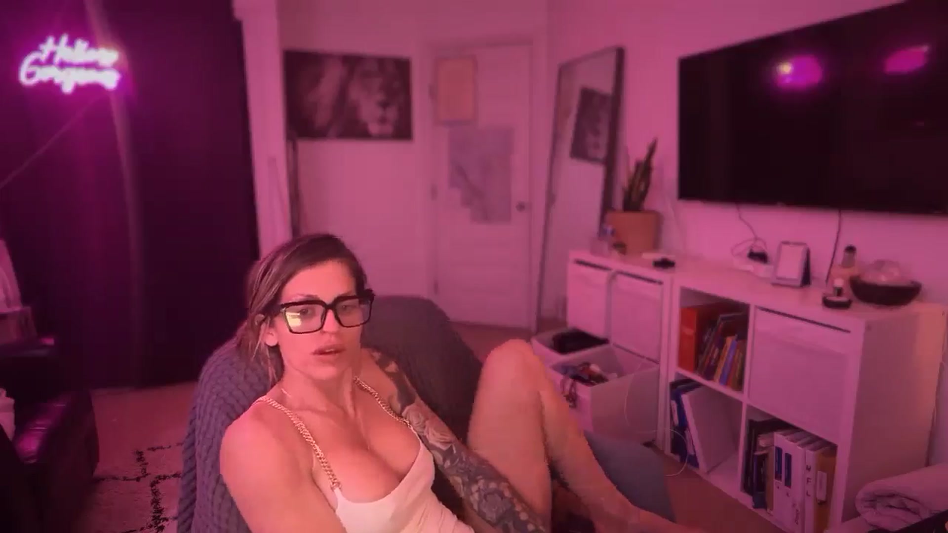 Gallery image thumbnail from HoneyHaus's myfreecams stream on, 12/31/2025, 11:51 image 19 of 20