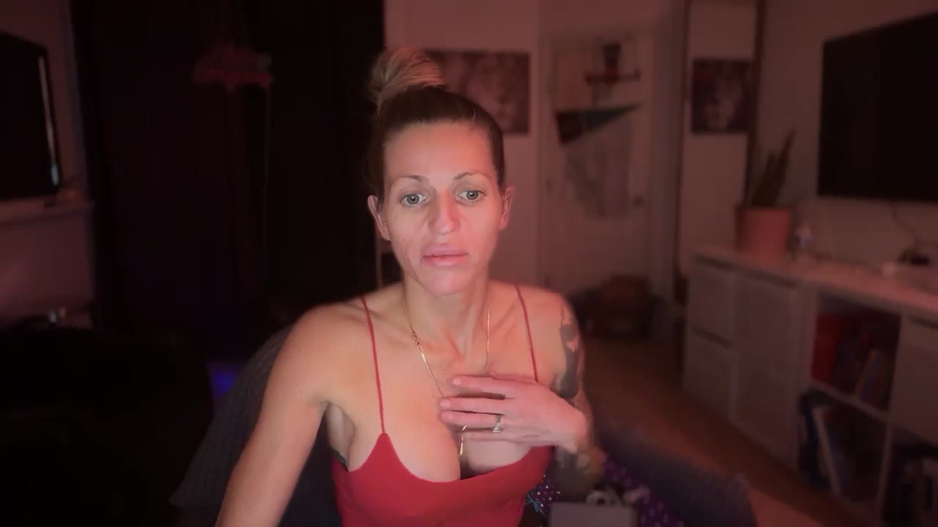 Gallery image thumbnail from HoneyHaus's myfreecams stream on, 01/02/2026, 07:05 image 14 of 20