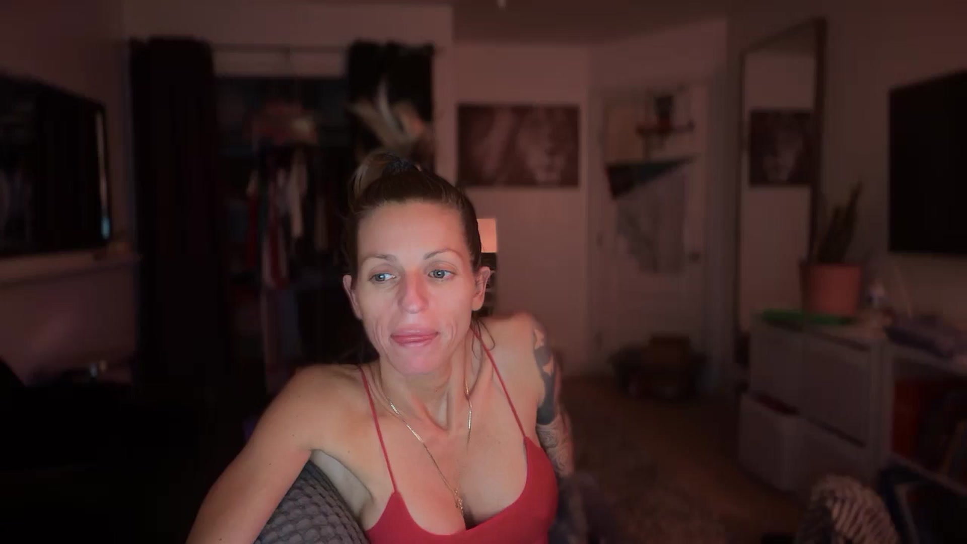 Gallery image thumbnail from HoneyHaus's myfreecams stream on, 01/02/2026, 10:41 image 4 of 20