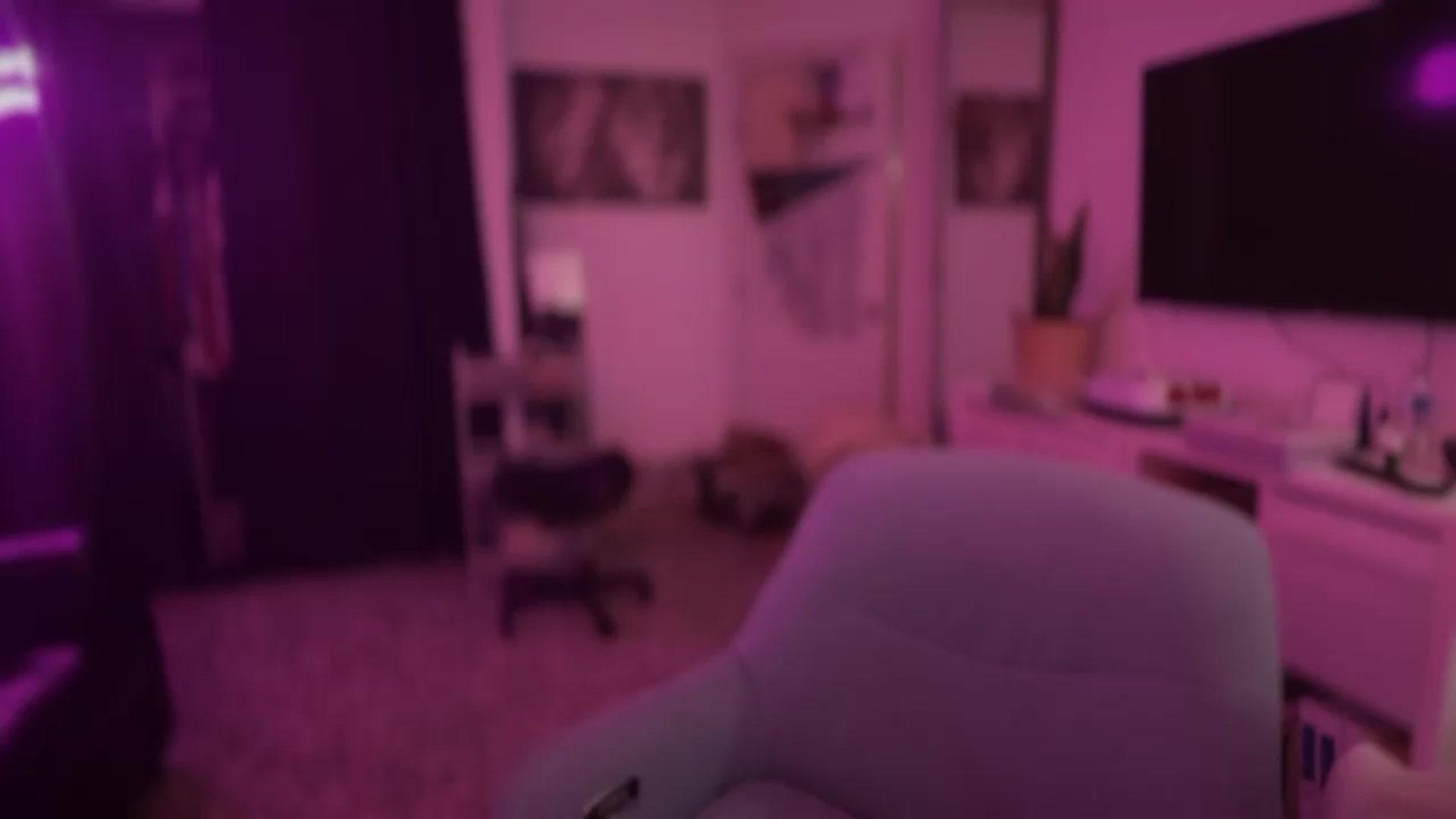 Gallery image thumbnail from HoneyHaus's myfreecams stream on, 01/03/2026, 08:12 image 17 of 20