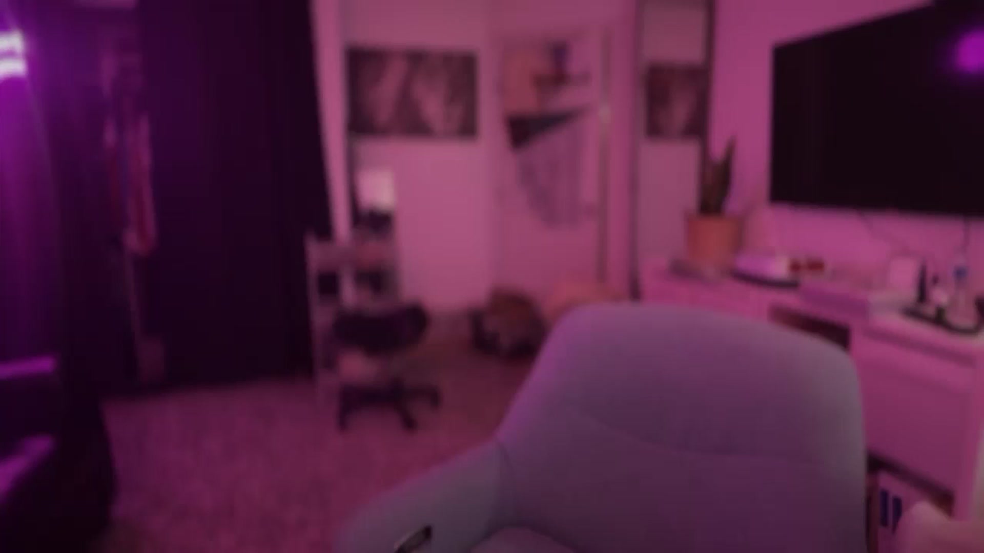 Gallery image thumbnail from HoneyHaus's myfreecams stream on, 01/03/2026, 08:12 image 15 of 20
