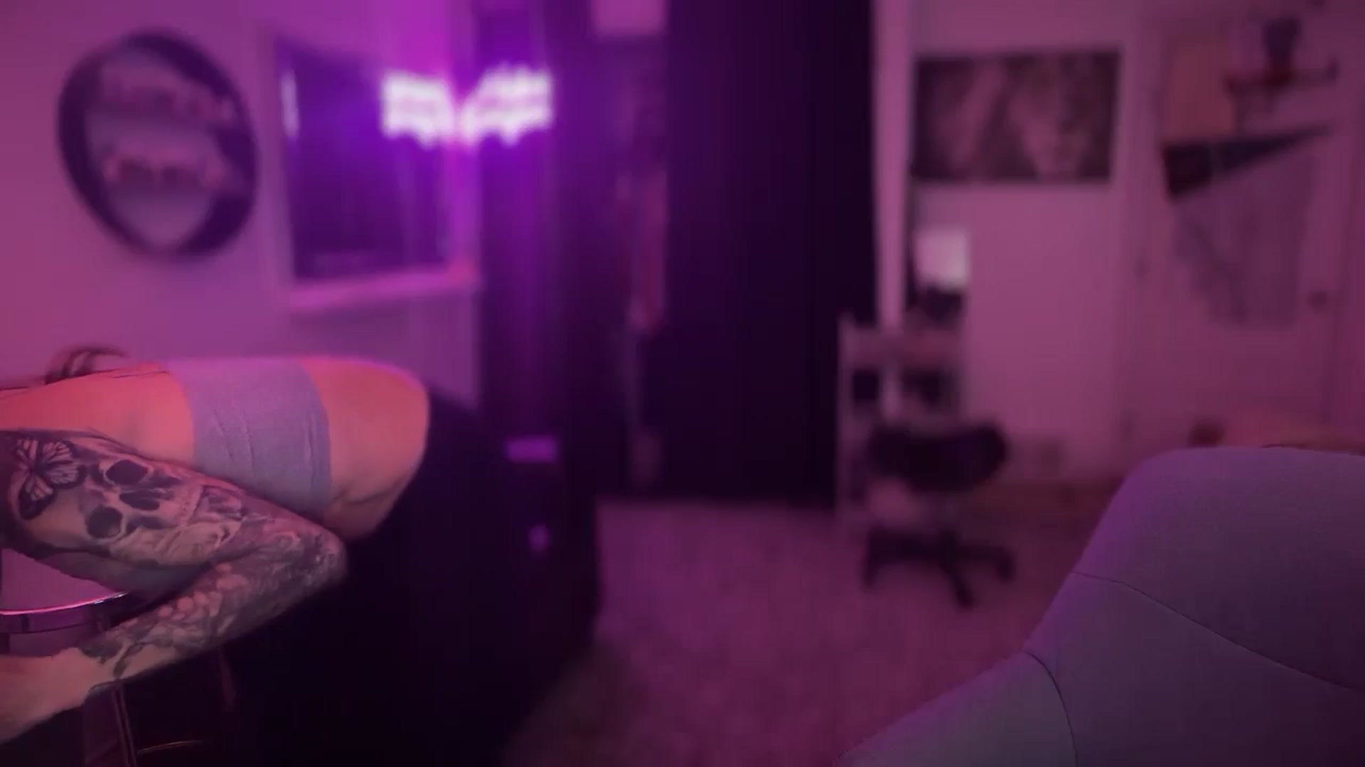 Gallery image thumbnail from HoneyHaus's myfreecams stream on, 01/03/2026, 08:12 image 9 of 20