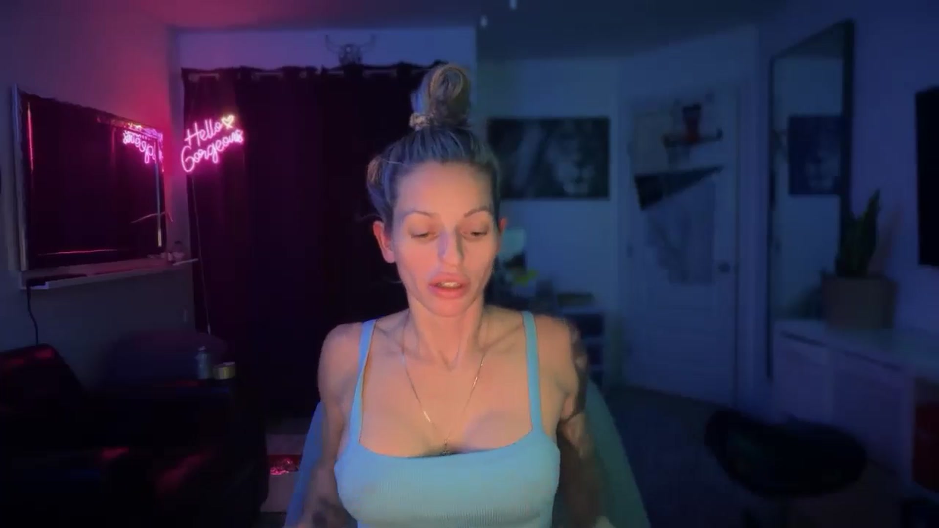Gallery image thumbnail from HoneyHaus's myfreecams stream on, 01/06/2026, 07:33 image 3 of 20
