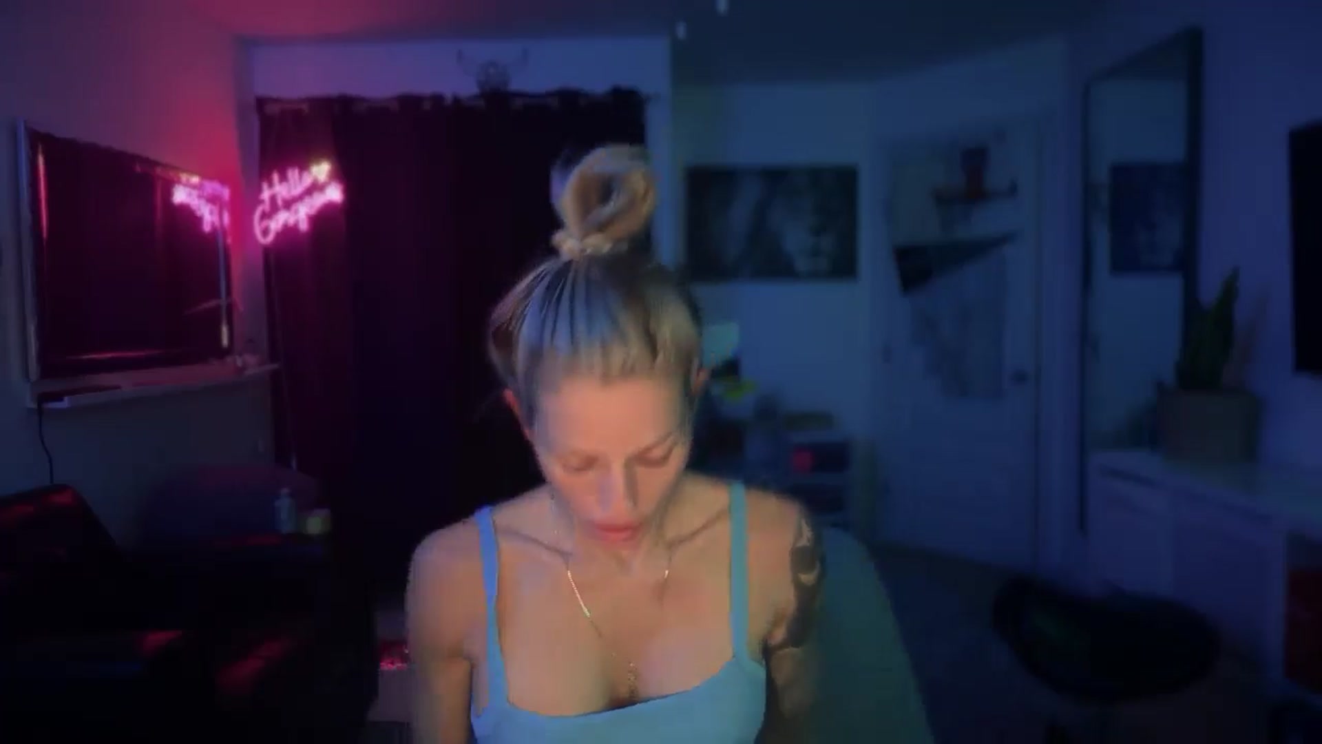 Gallery image thumbnail from HoneyHaus's myfreecams stream on, 01/06/2026, 07:33 image 8 of 20