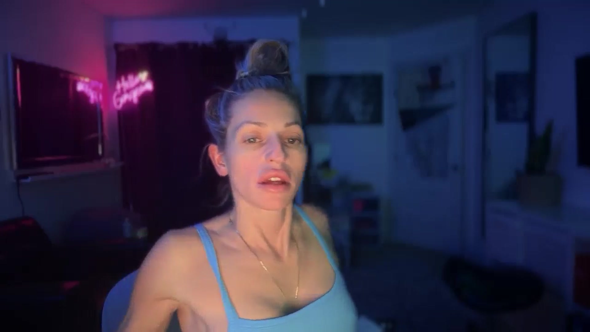 Gallery image thumbnail from HoneyHaus's myfreecams stream on, 01/06/2026, 07:33 image 14 of 20