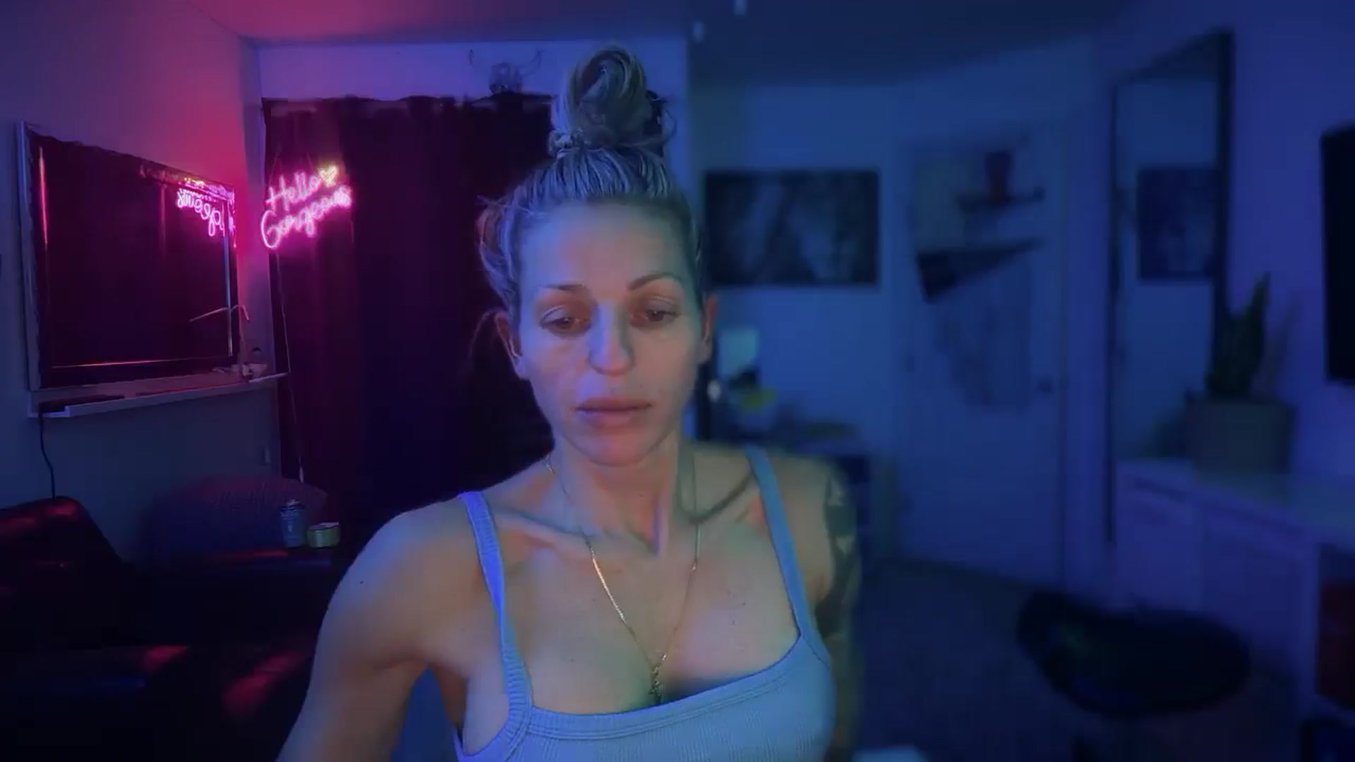 Gallery image thumbnail from HoneyHaus's myfreecams stream on, 01/06/2026, 07:33 image 10 of 20