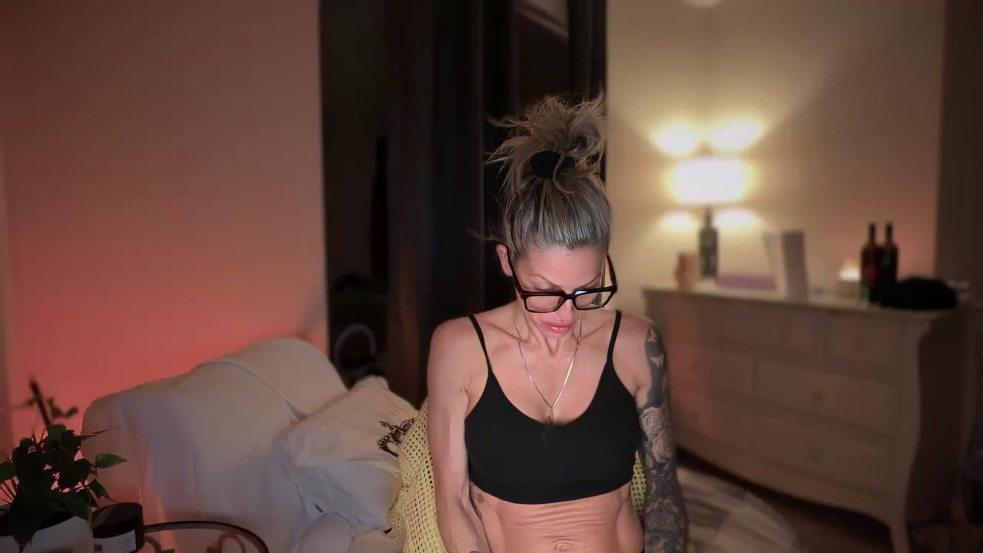 Gallery image thumbnail from HoneyHaus's myfreecams stream on, 01/23/2026, 12:16 image 17 of 20