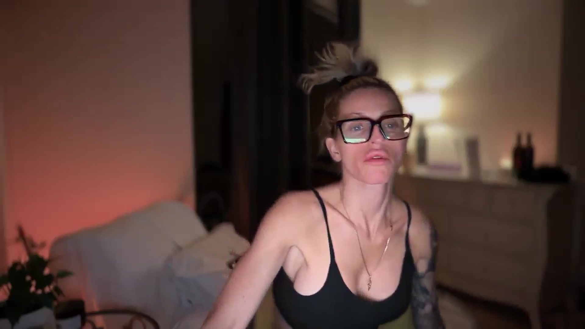 Gallery image thumbnail from HoneyHaus's myfreecams stream on, 01/23/2026, 12:16 image 11 of 20