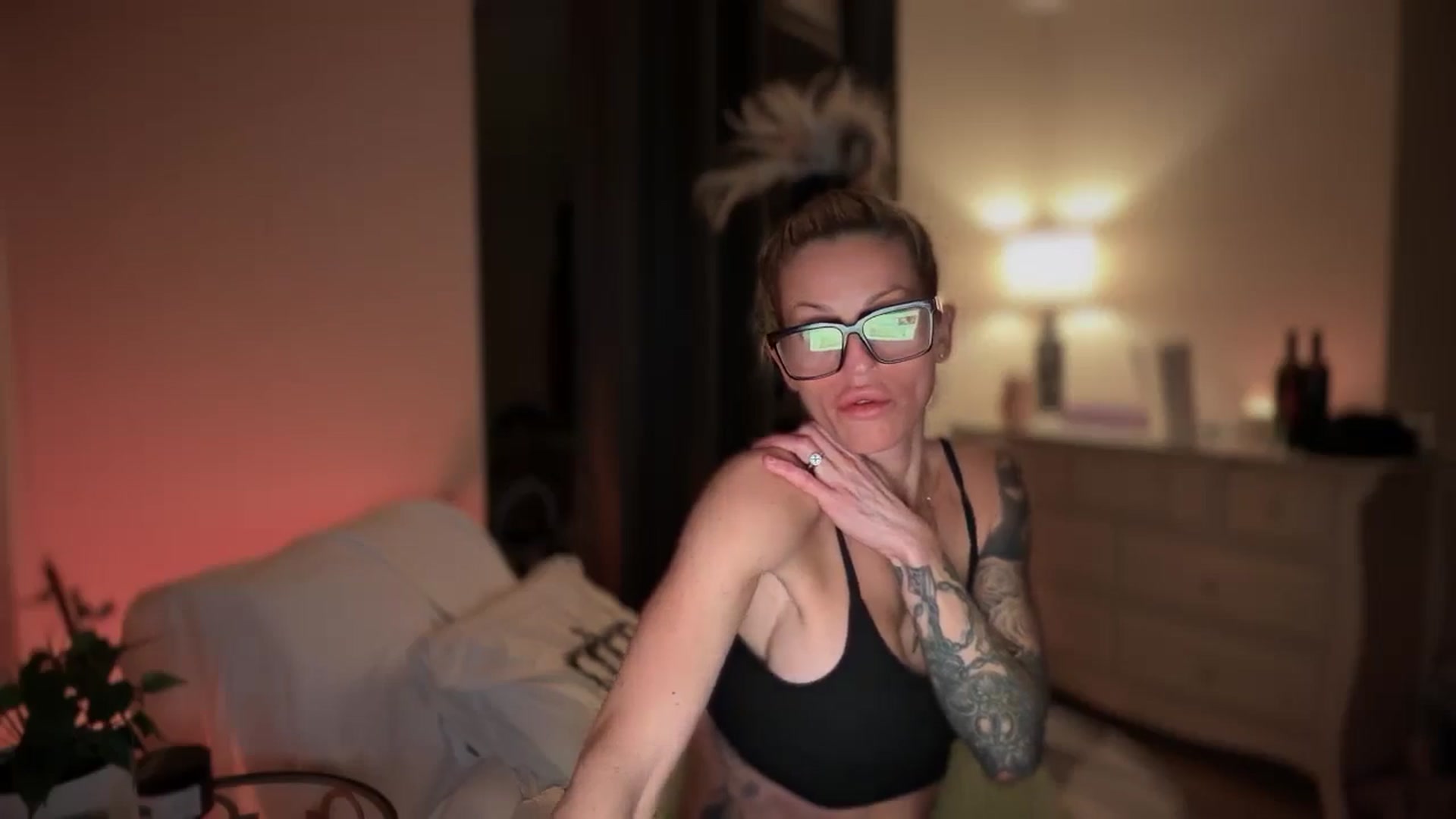 Gallery image thumbnail from HoneyHaus's myfreecams stream on, 01/23/2026, 12:16 image 10 of 20