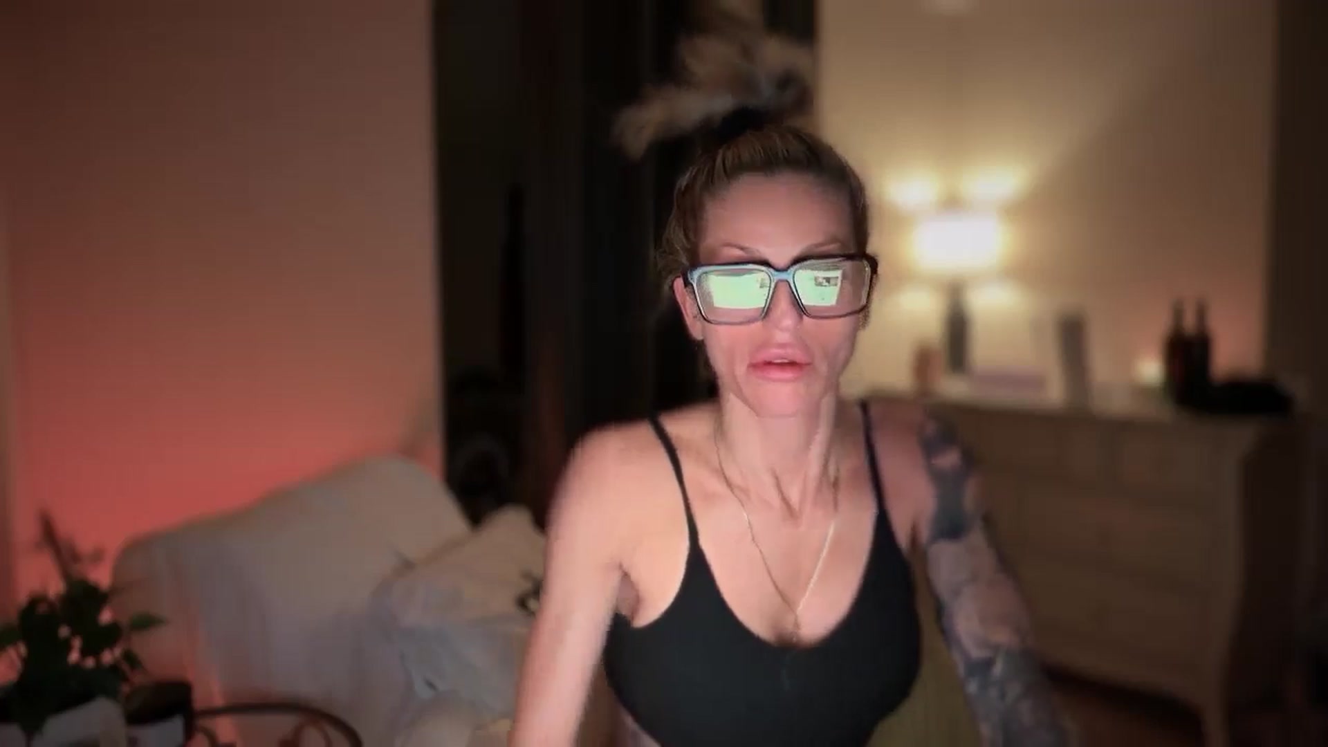 Gallery image thumbnail from HoneyHaus's myfreecams stream on, 01/23/2026, 12:16 image 7 of 20