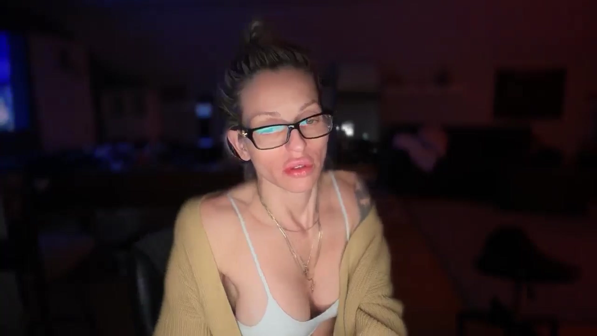 Gallery image thumbnail from HoneyHaus's myfreecams stream on, 01/30/2026, 10:13 image 10 of 20