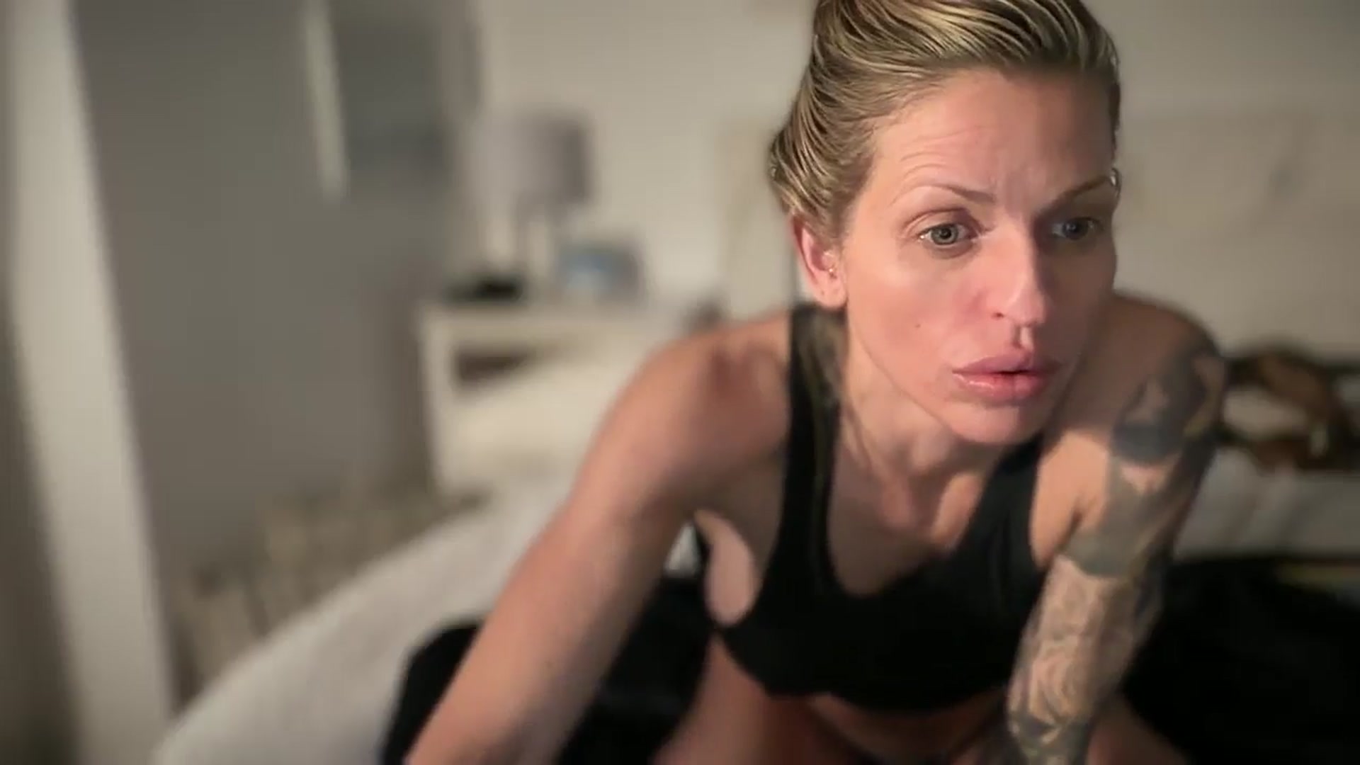 Gallery image thumbnail from HoneyHaus's myfreecams stream on, 04/11/2026, 11:32 image 19 of 20