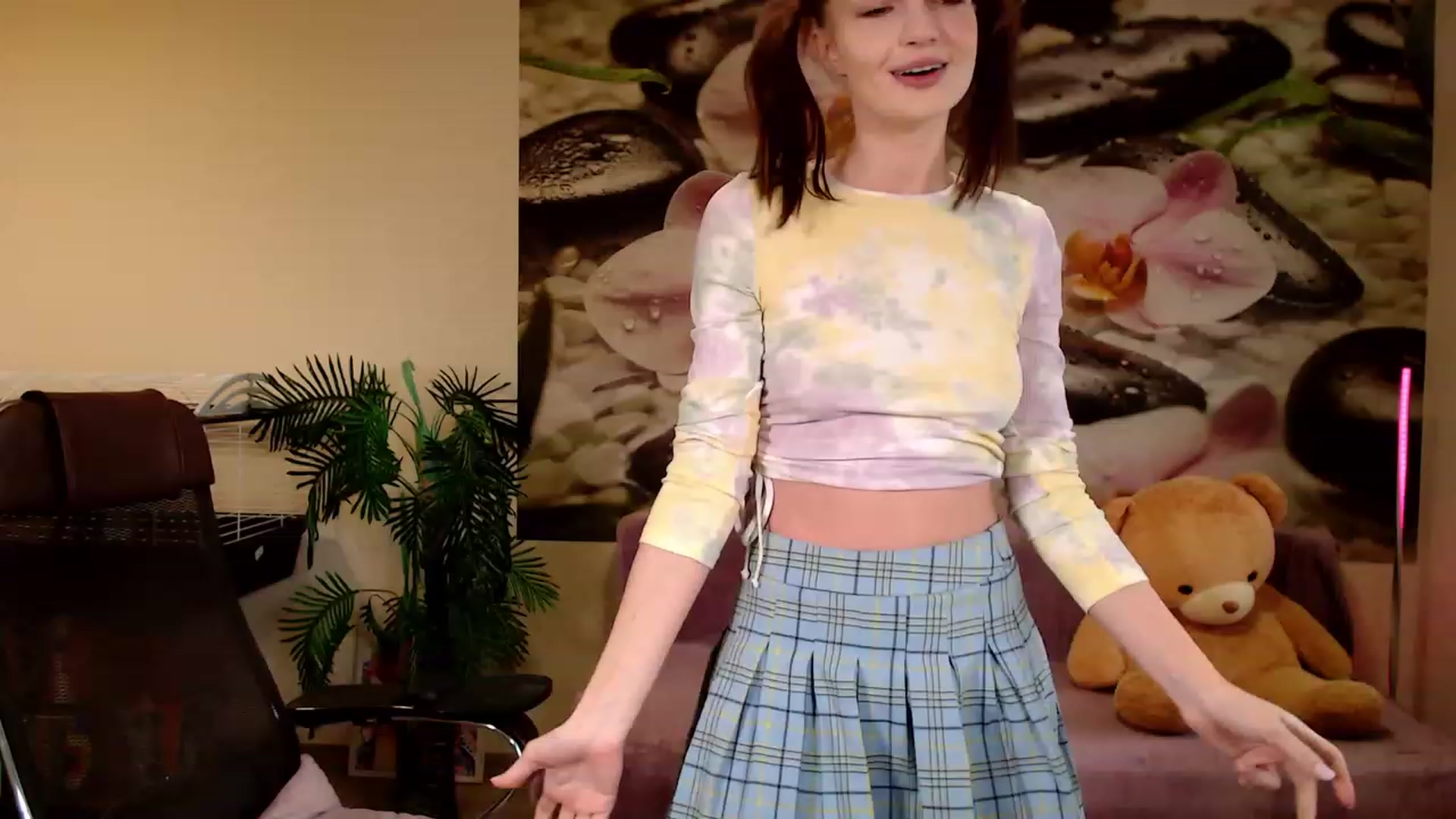 Gallery image thumbnail from HoneyIAmHome's myfreecams stream on, 11/16/2022, 08:06 image 6 of 20