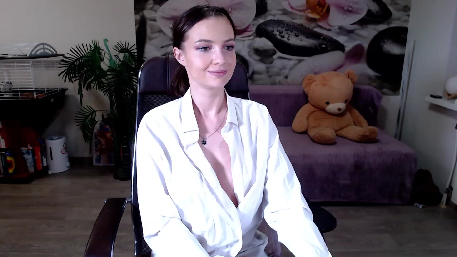 Gallery image thumbnail from HoneyIAmHome's myfreecams stream on, 11/21/2022, 07:58 image 15 of 20