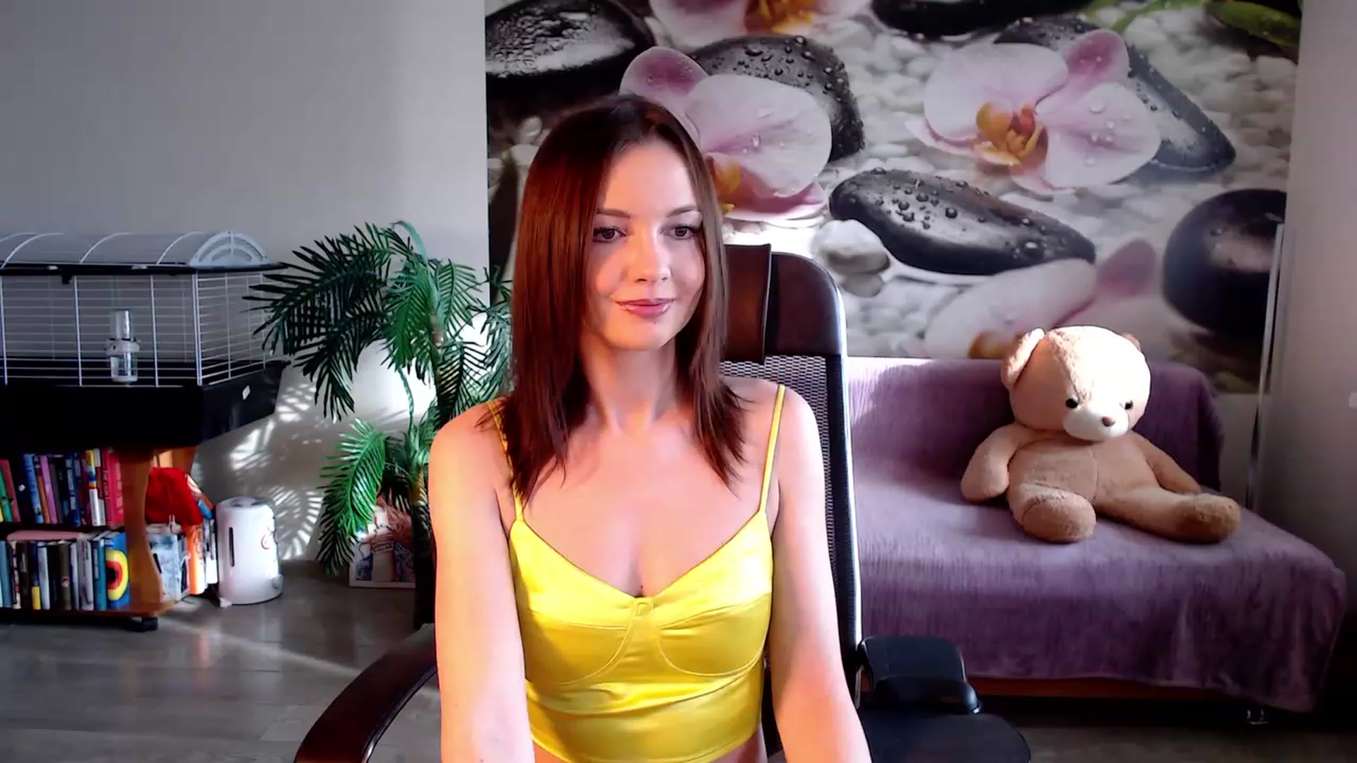 Gallery image thumbnail from HoneyIAmHome's myfreecams stream on, 11/23/2022, 04:49 image 7 of 20