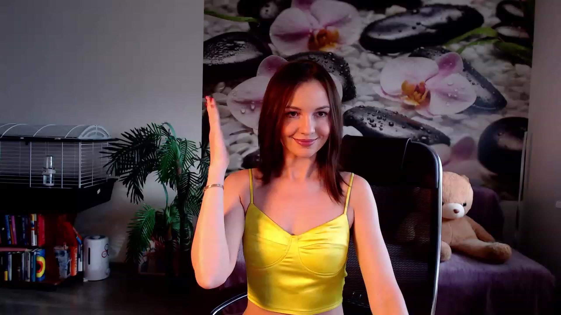 Gallery image thumbnail from HoneyIAmHome's myfreecams stream on, 11/23/2022, 04:49 image 15 of 20