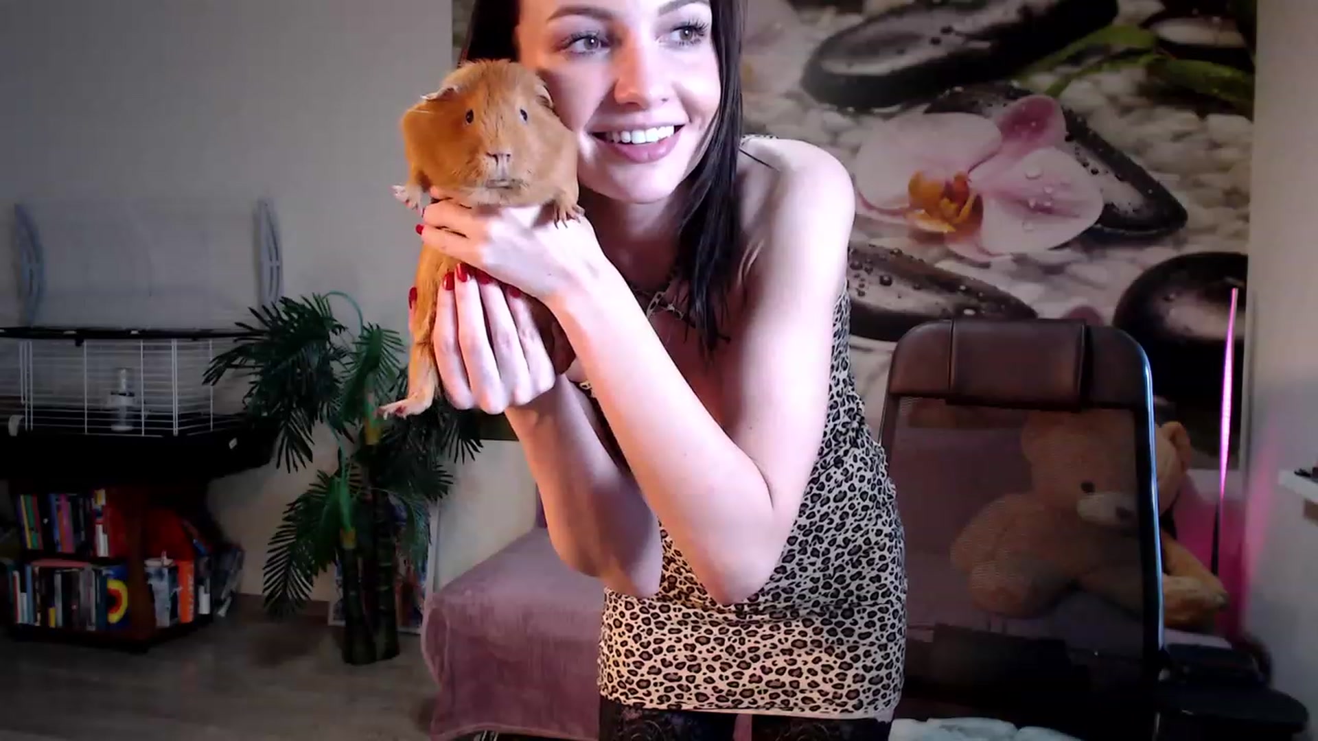 Gallery image thumbnail from HoneyIAmHome's myfreecams stream on, 11/26/2022, 08:22 image 4 of 20