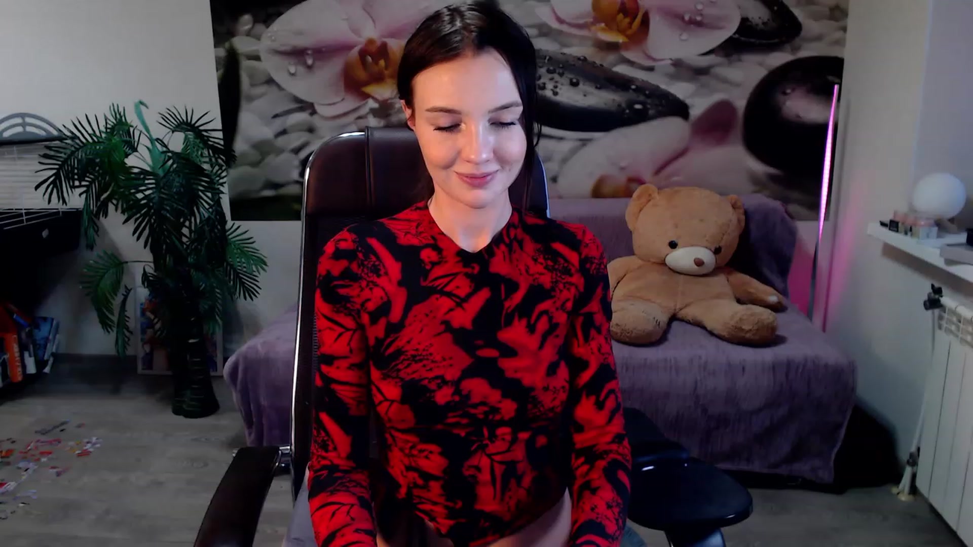 Gallery image thumbnail from HoneyIAmHome's myfreecams stream on, 12/03/2022, 08:12 image 10 of 20