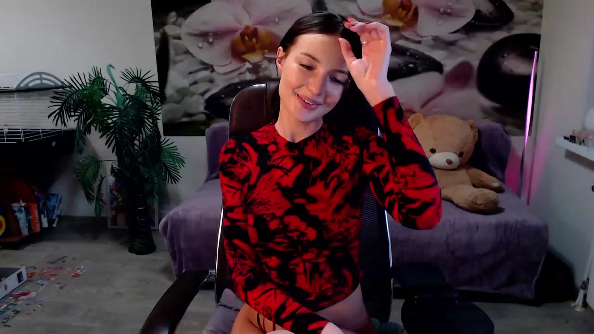 Gallery image thumbnail from HoneyIAmHome's myfreecams stream on, 12/03/2022, 08:12 image 11 of 20