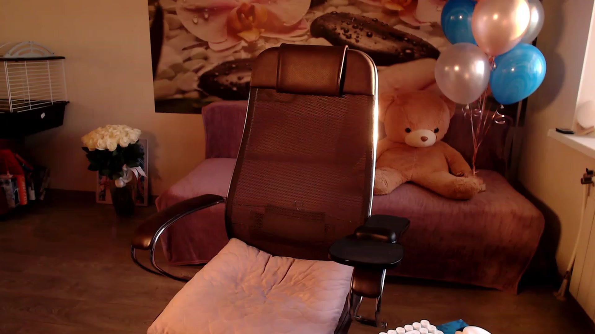 Gallery image thumbnail from HoneyIAmHome's myfreecams stream on, 12/05/2022, 07:16 image 1 of 20