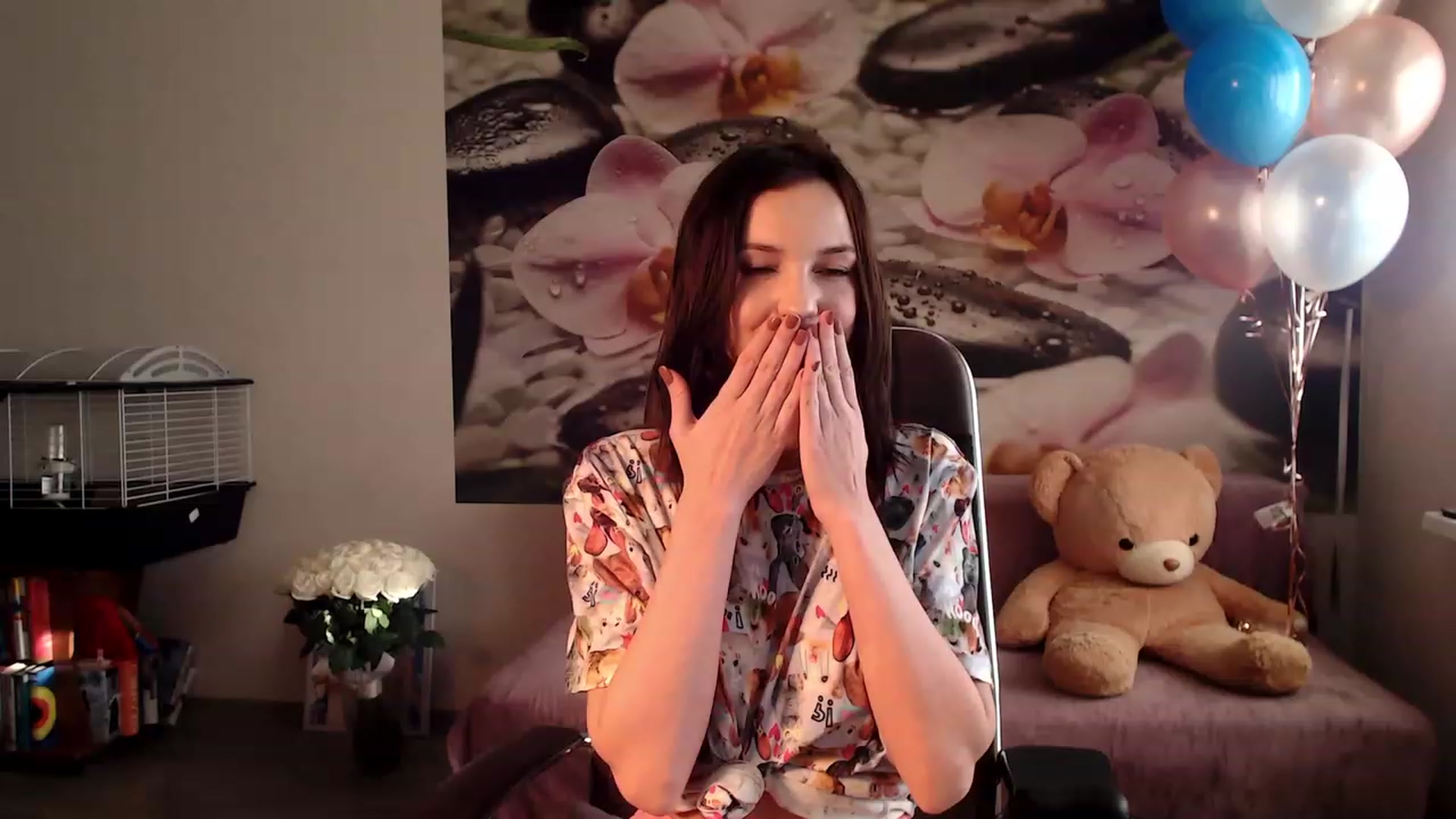 Gallery image thumbnail from HoneyIAmHome's myfreecams stream on, 12/07/2022, 05:59 image 11 of 20