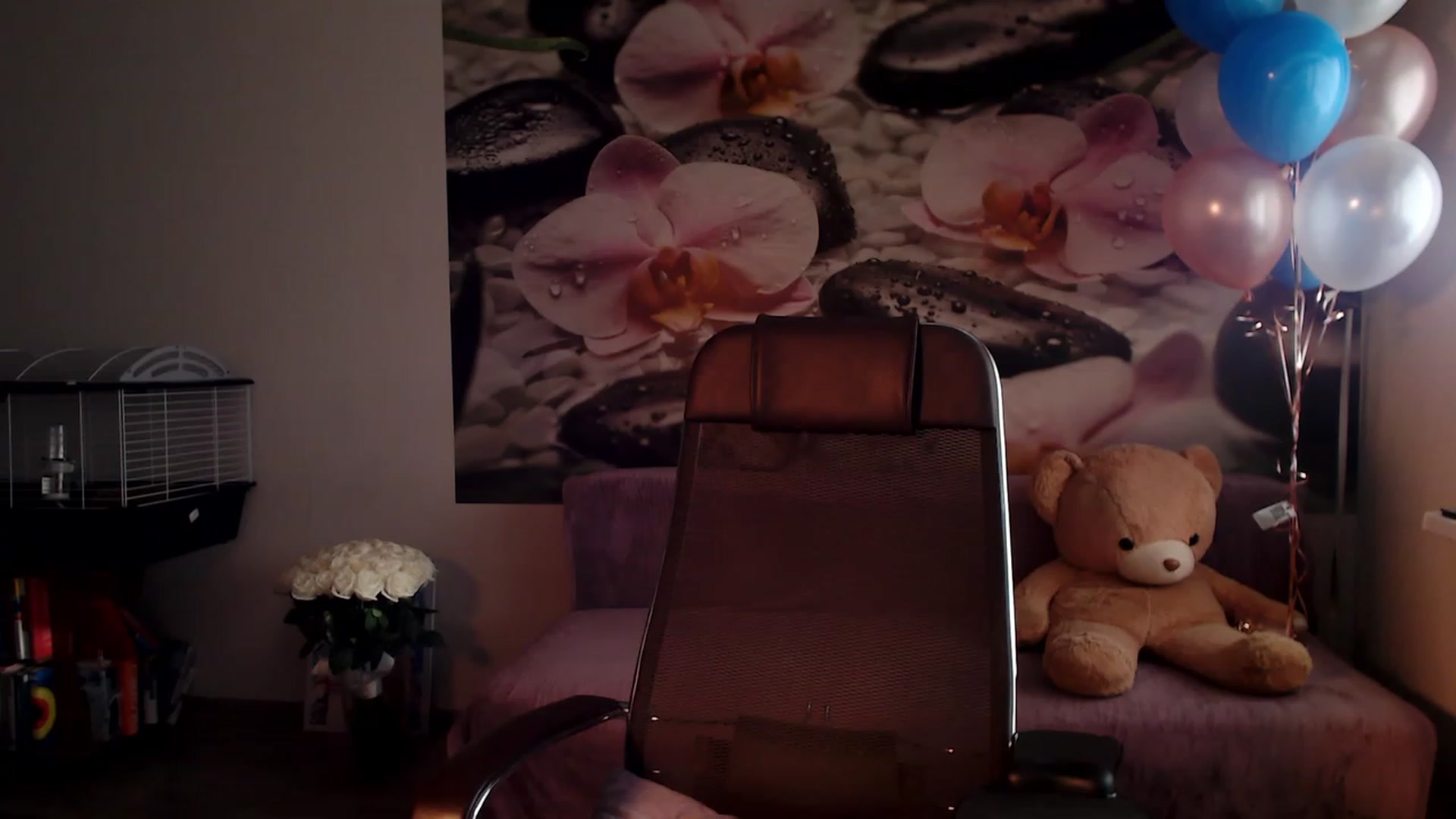 Gallery image thumbnail from HoneyIAmHome's myfreecams stream on, 12/07/2022, 05:59 image 12 of 20
